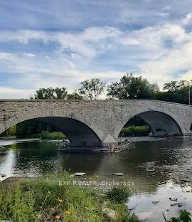 4140 Dundas Street W