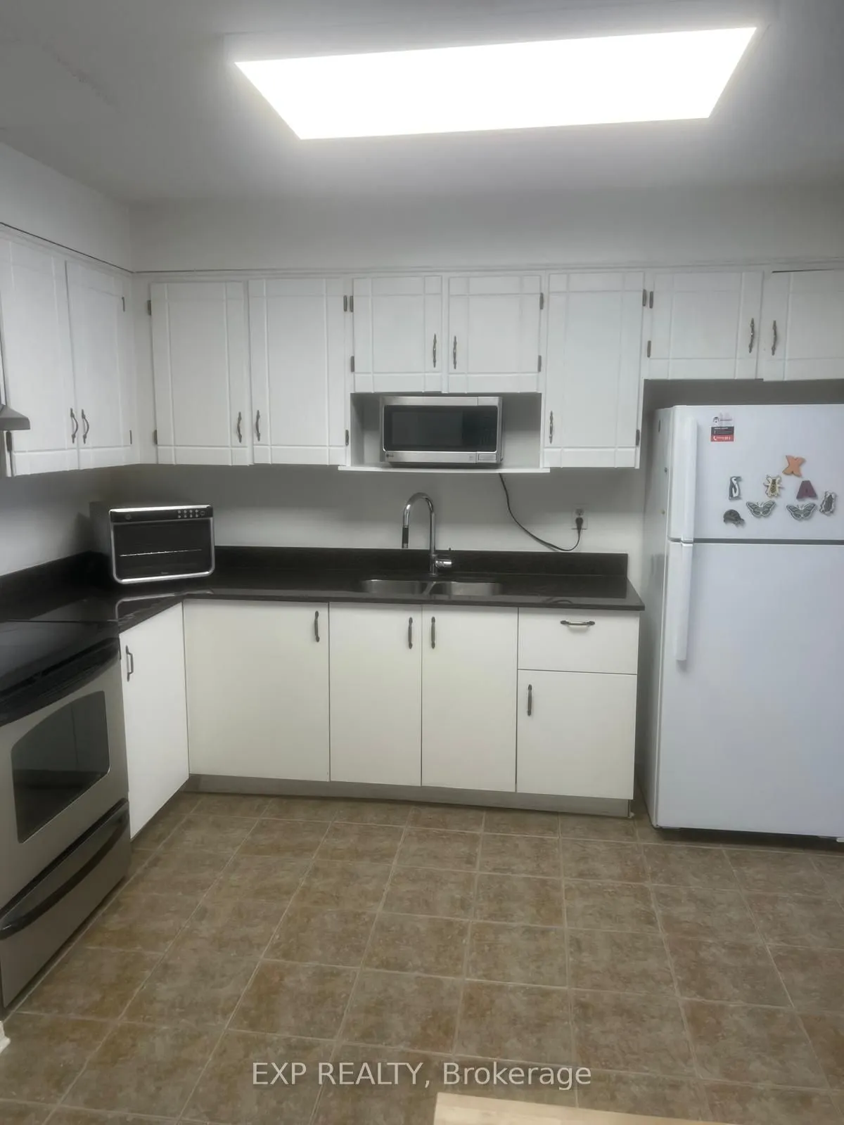 4140 Dundas Street W