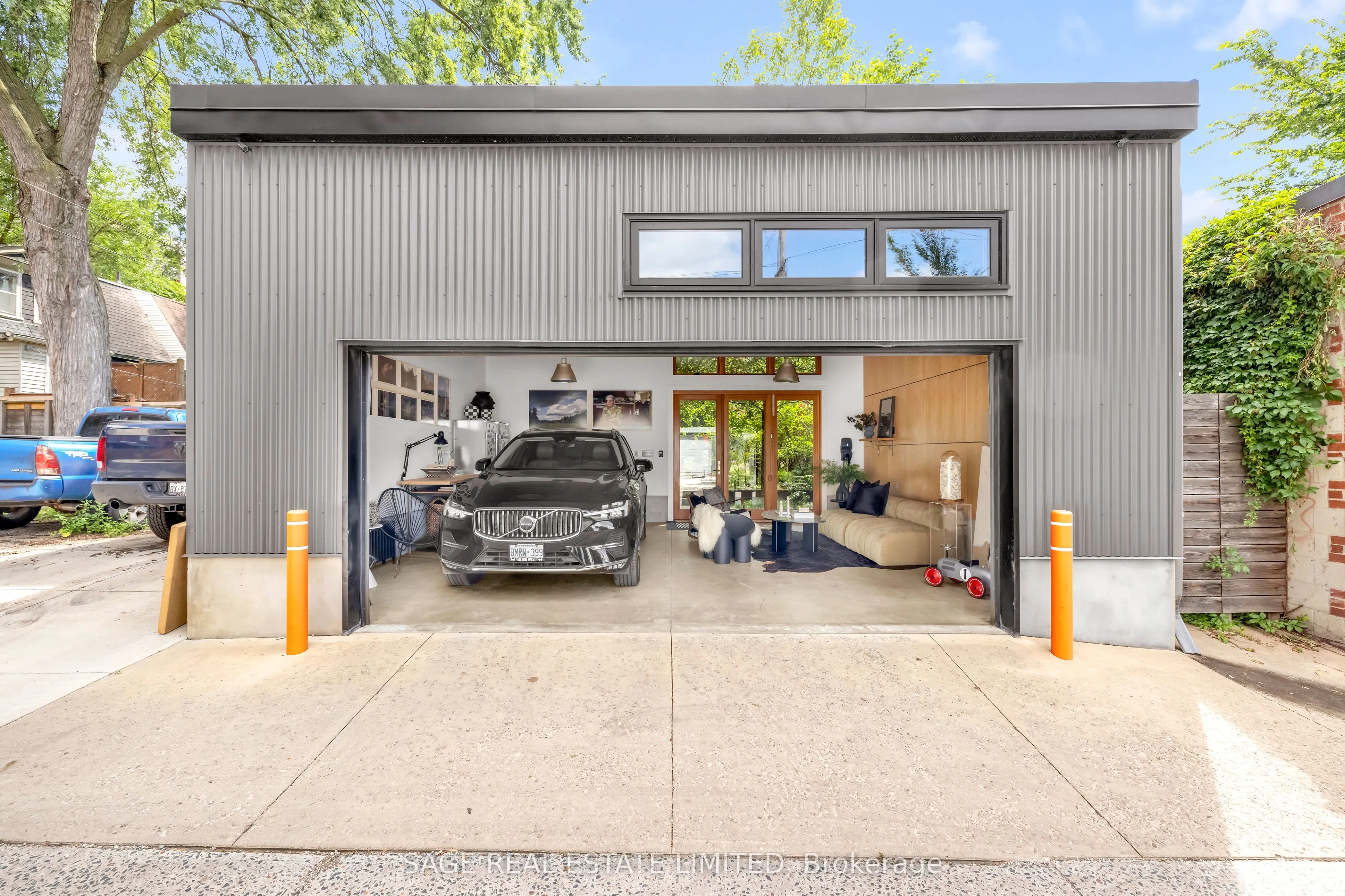 322 Sorauren Avenue