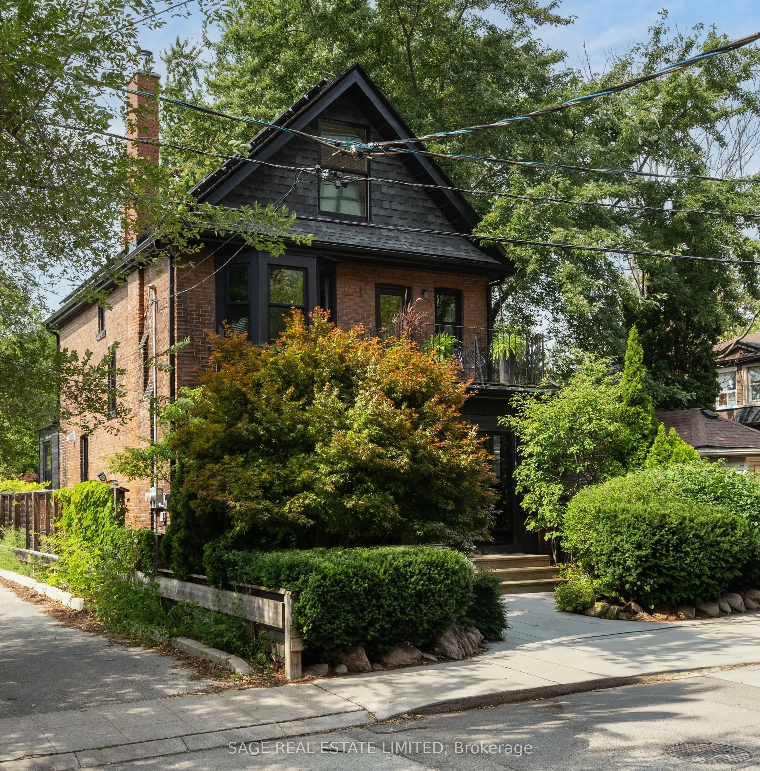 322 Sorauren Avenue
