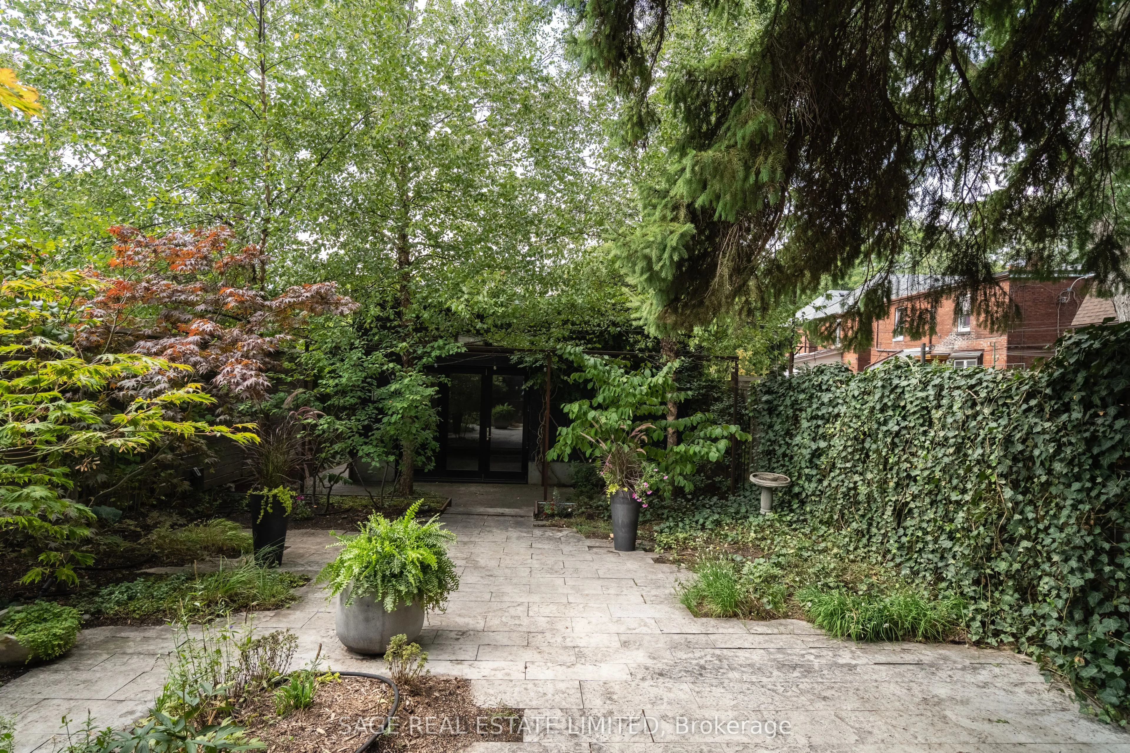 322 Sorauren Avenue