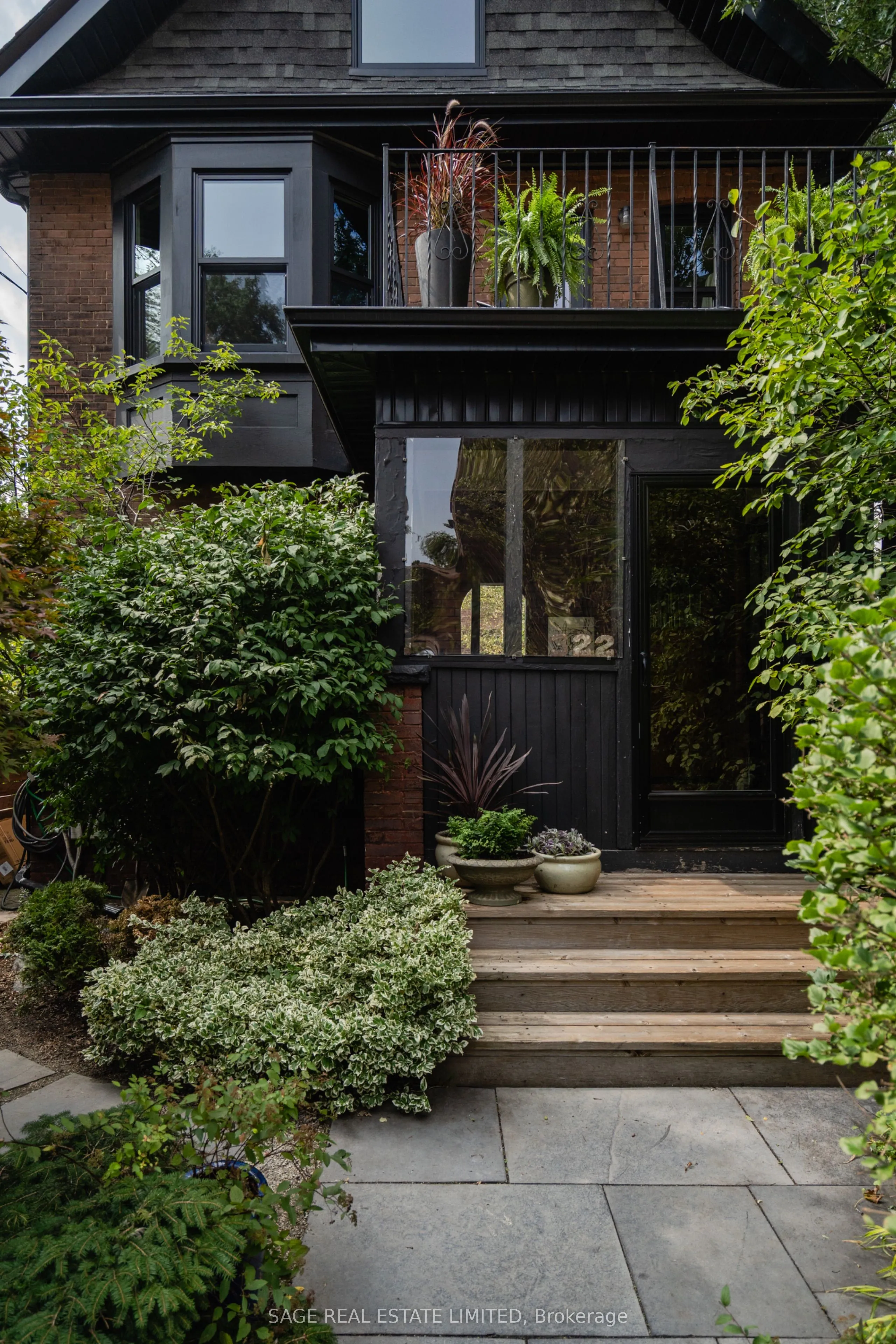 322 Sorauren Avenue