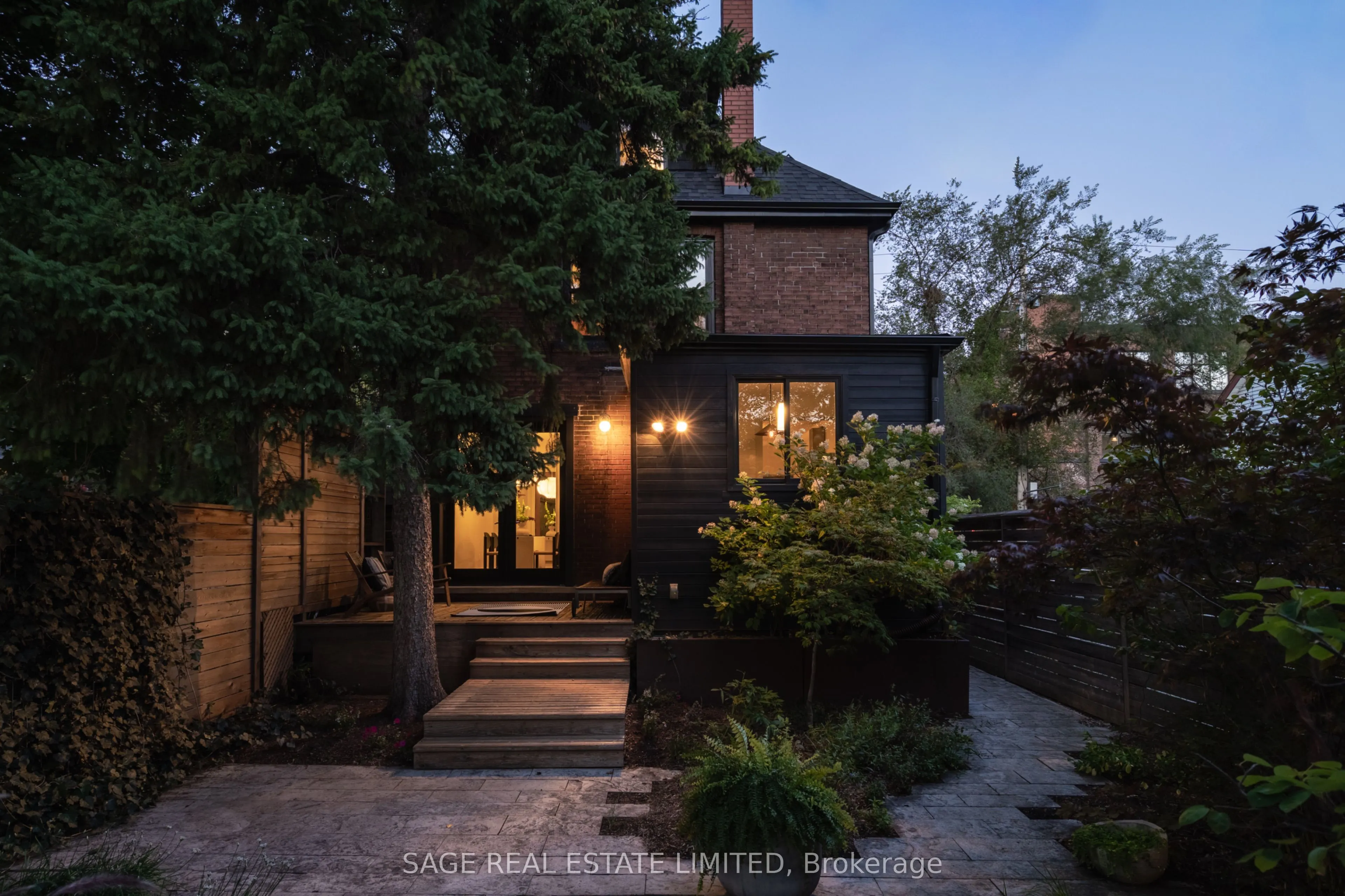 322 Sorauren Avenue