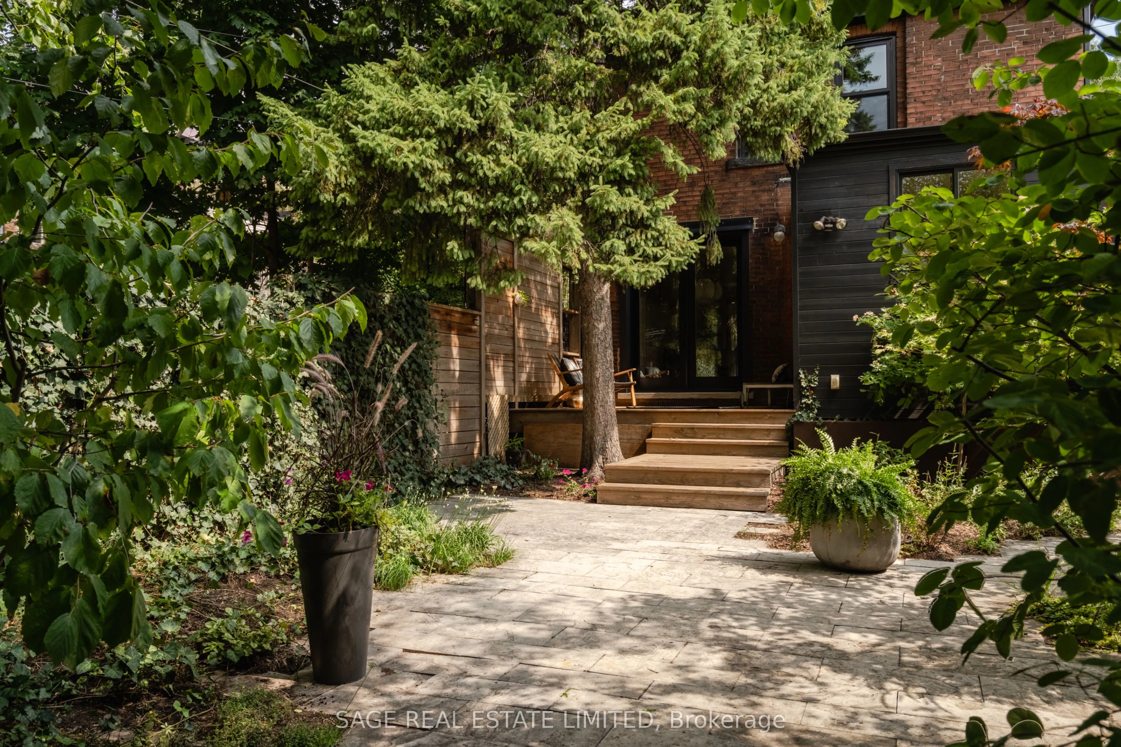322 Sorauren Avenue