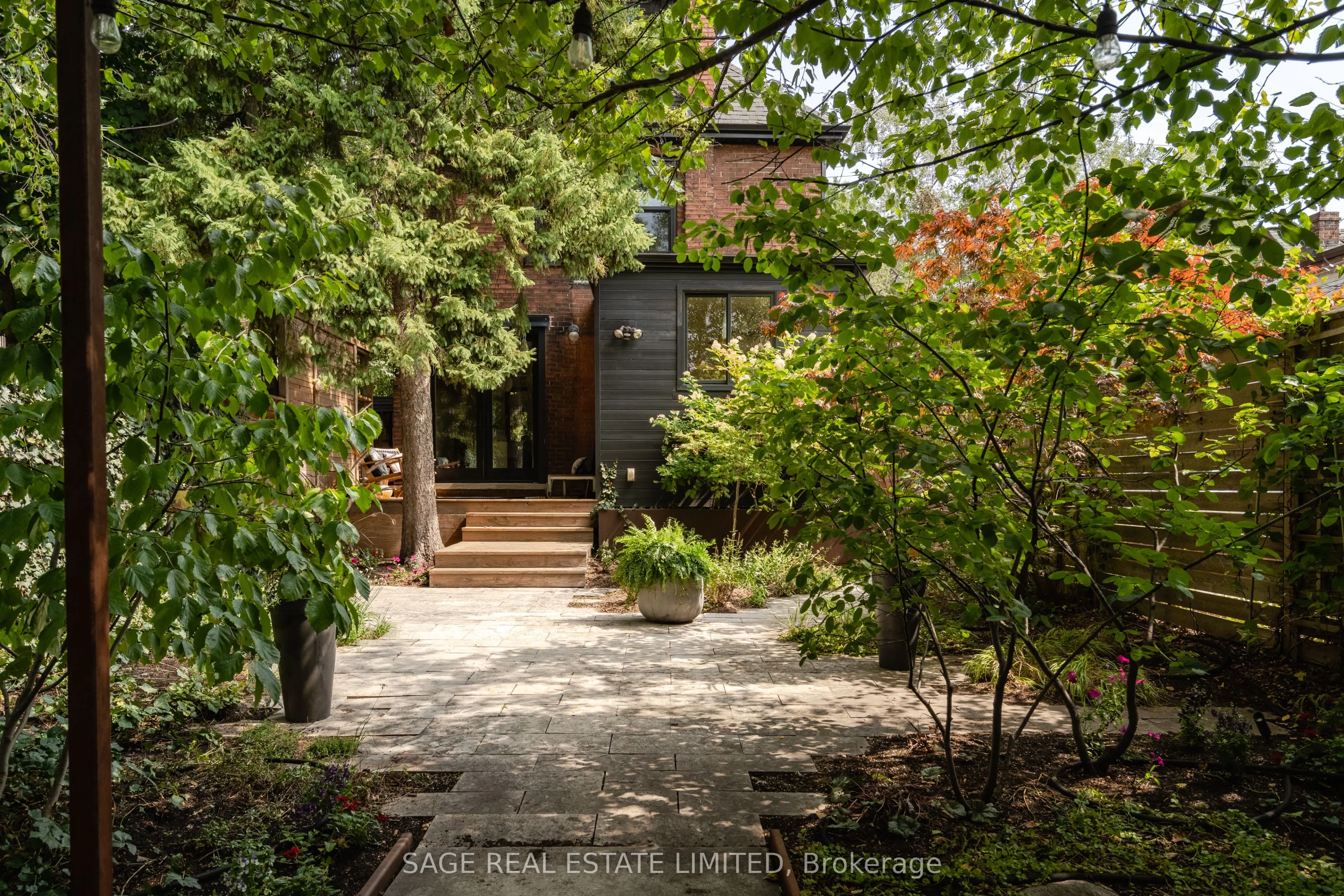 322 Sorauren Avenue
