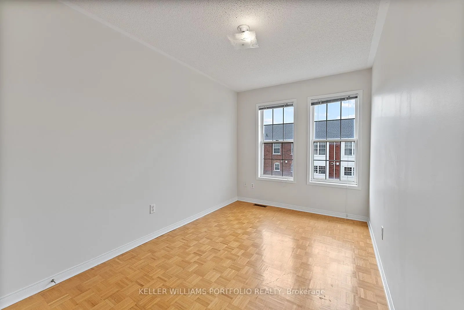 6860 Meadowvale Town Centre Circle, #21