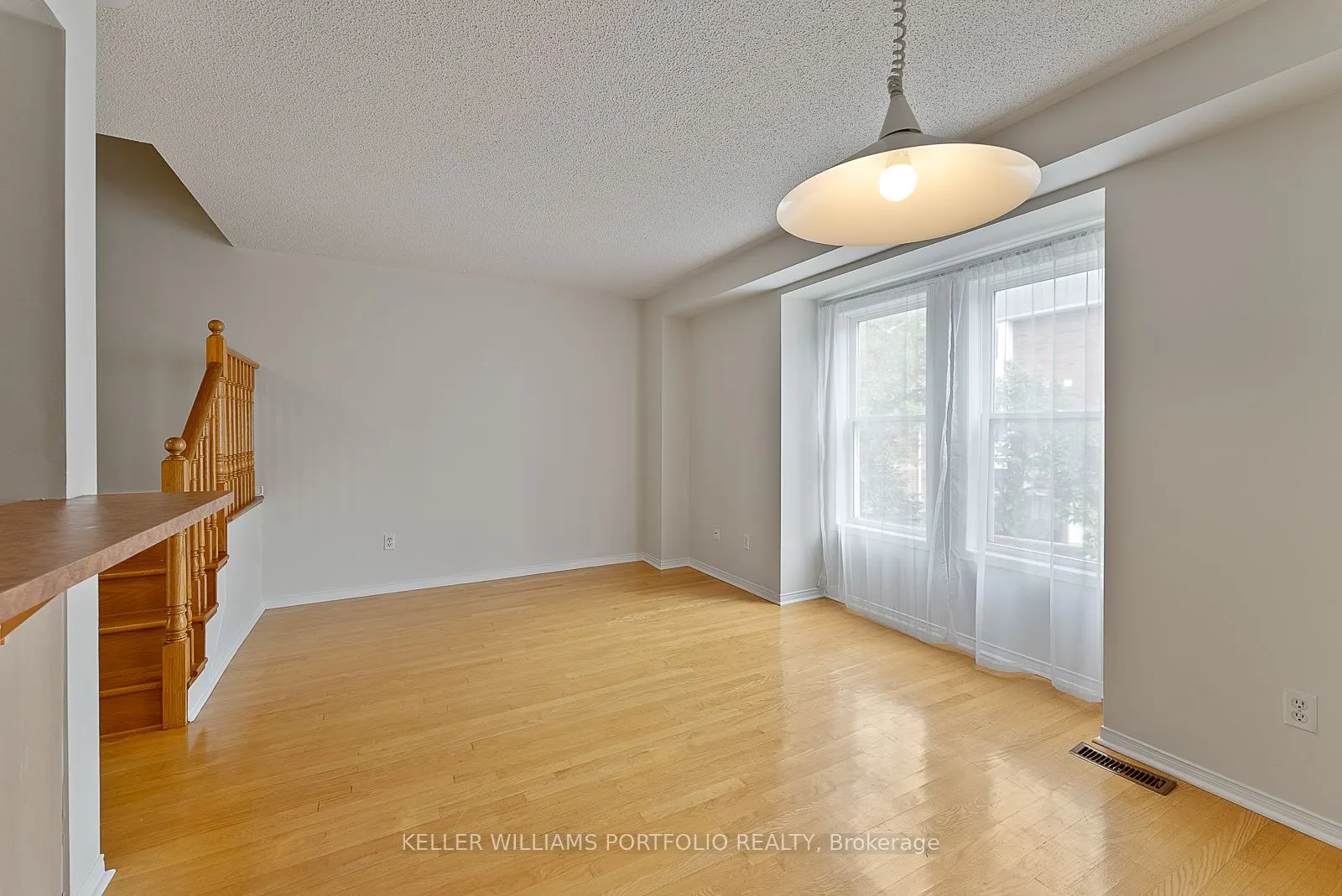6860 Meadowvale Town Centre Circle, #21