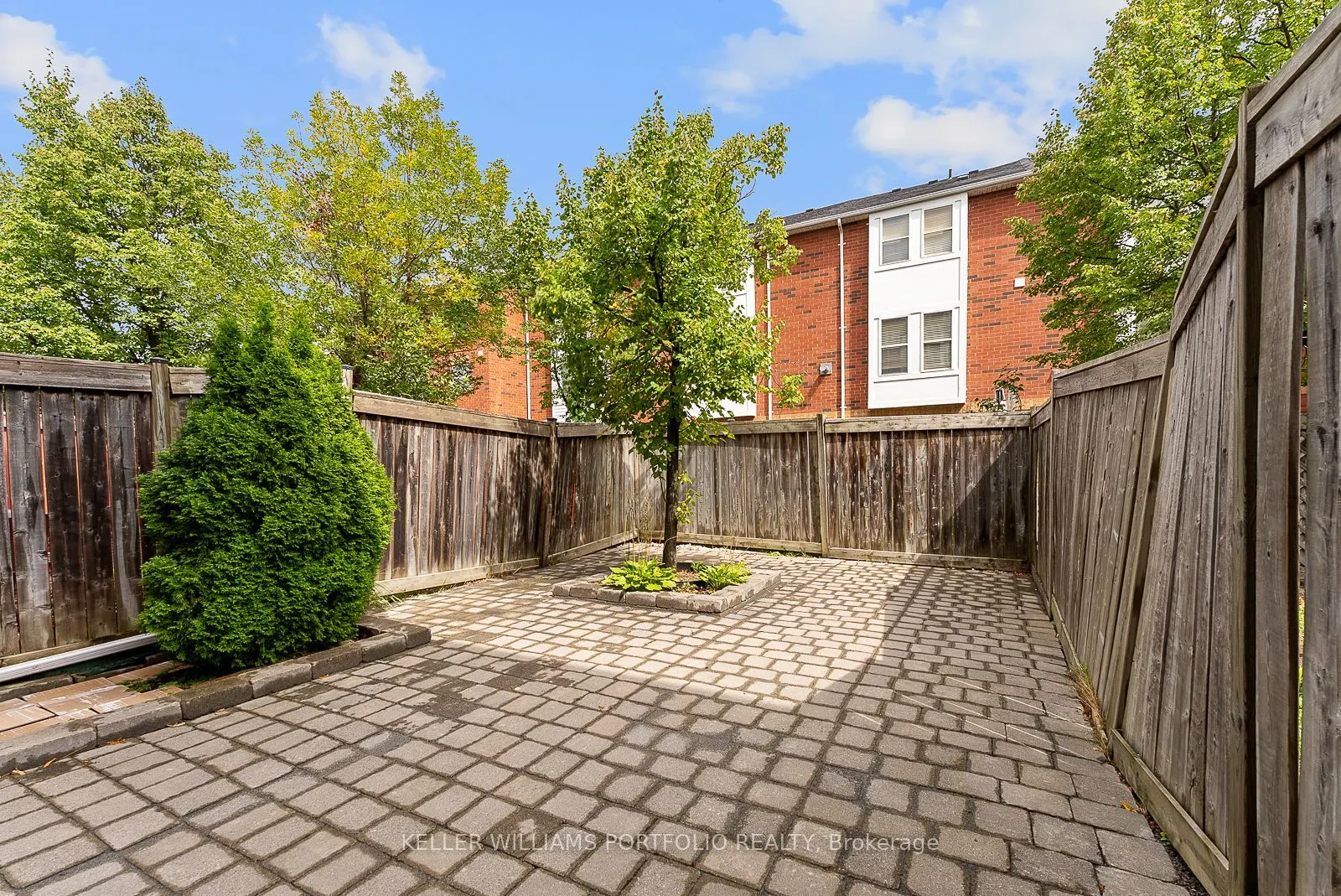 6860 Meadowvale Town Centre Circle, #21