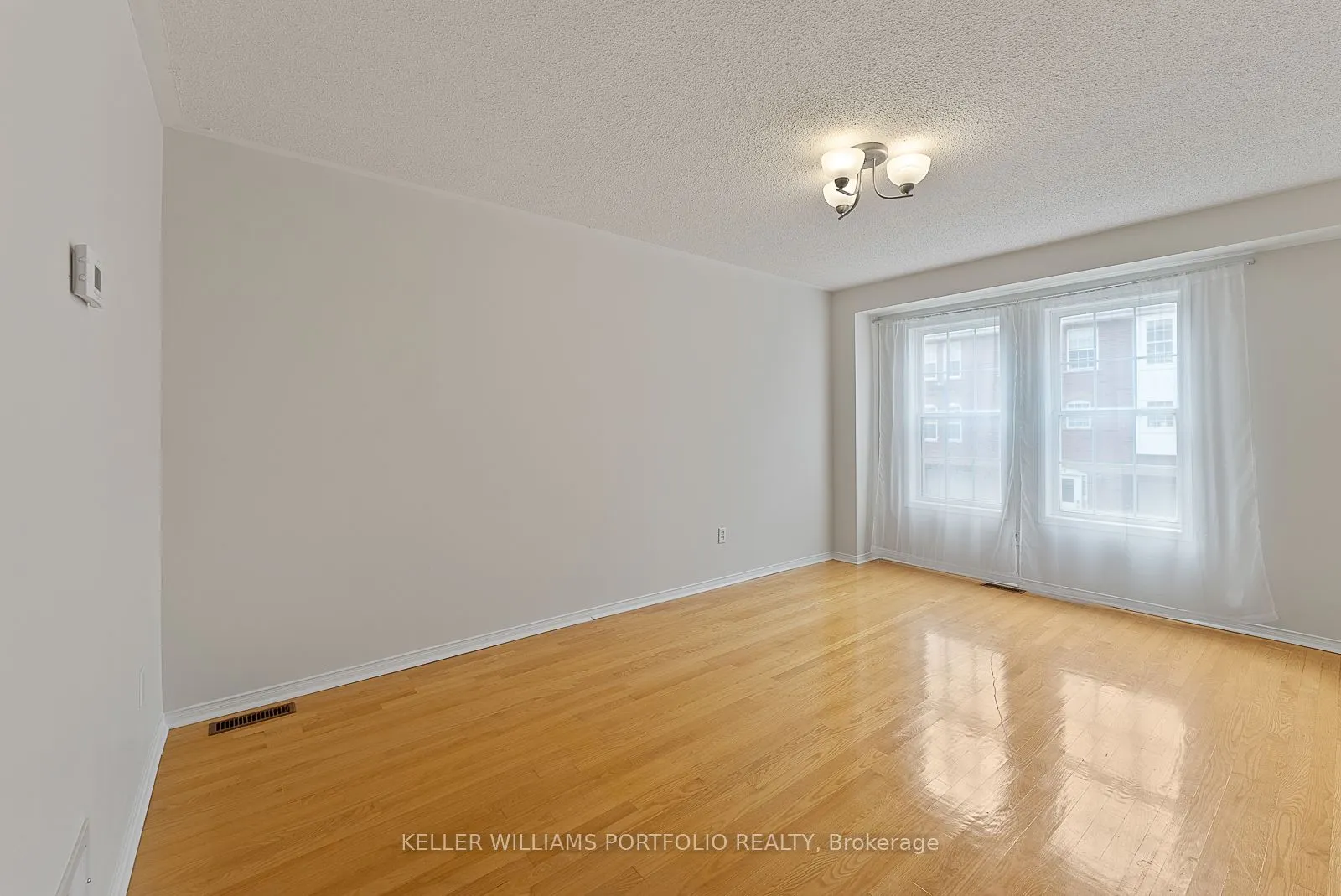 6860 Meadowvale Town Centre Circle, #21