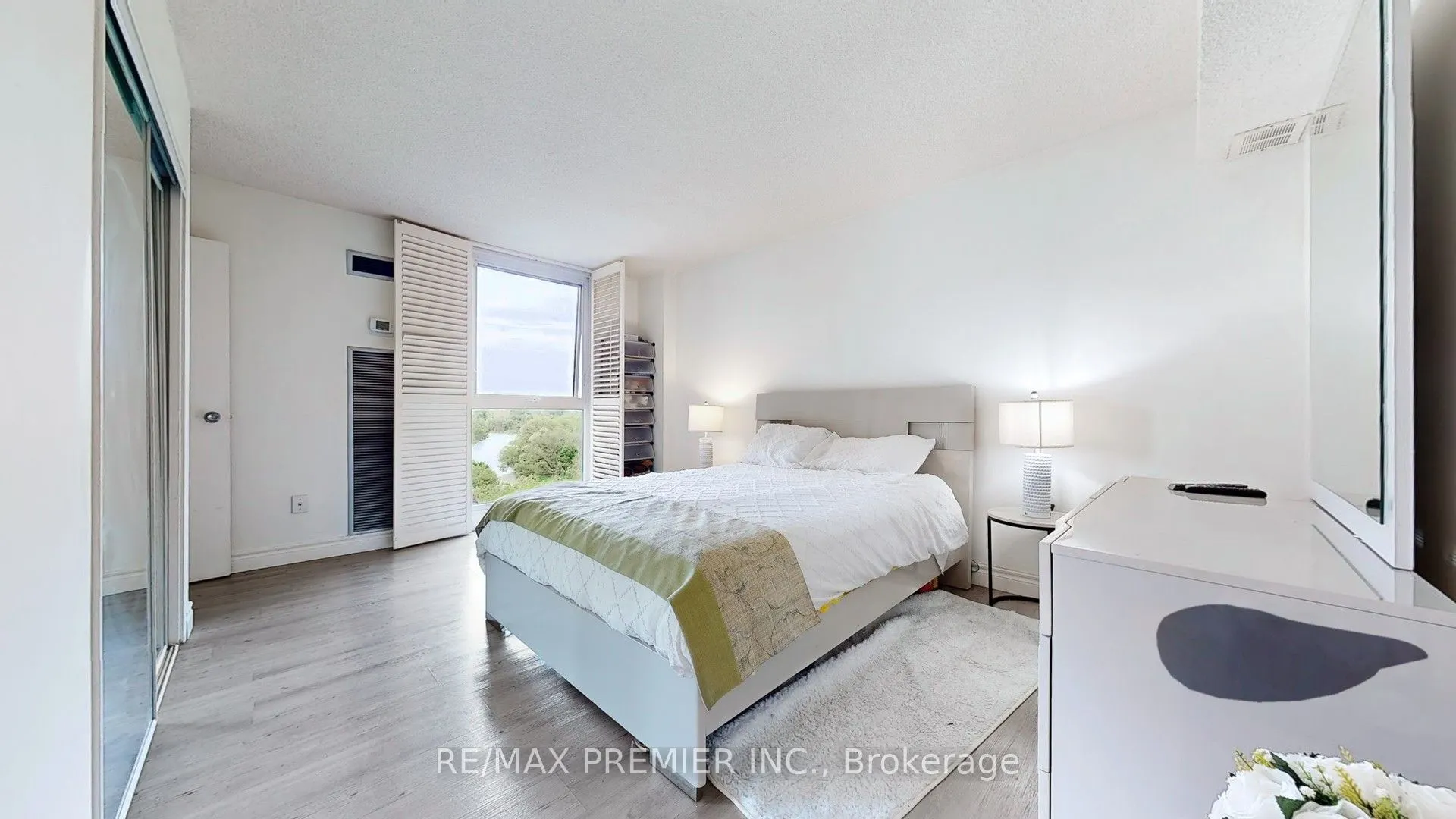 270 Scarlett Road, #710