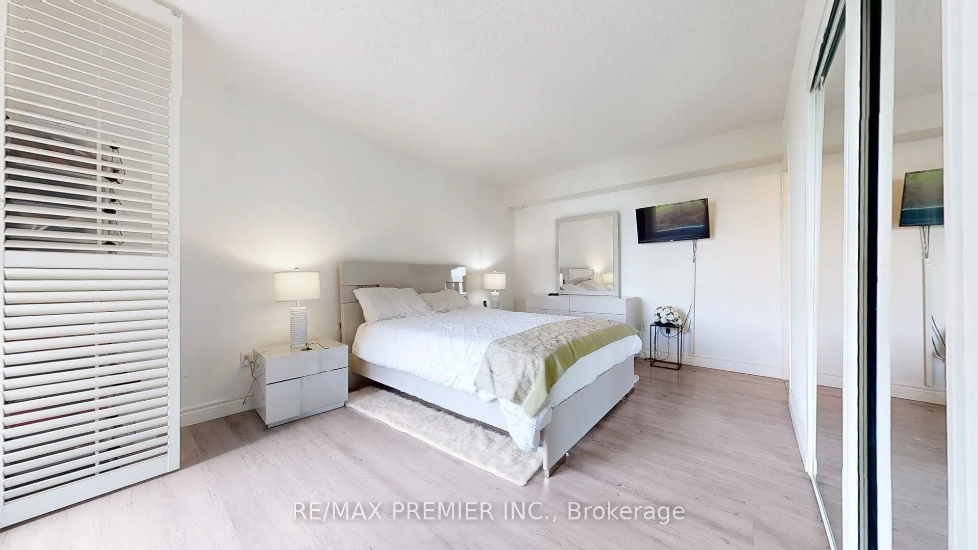 270 Scarlett Road, #710