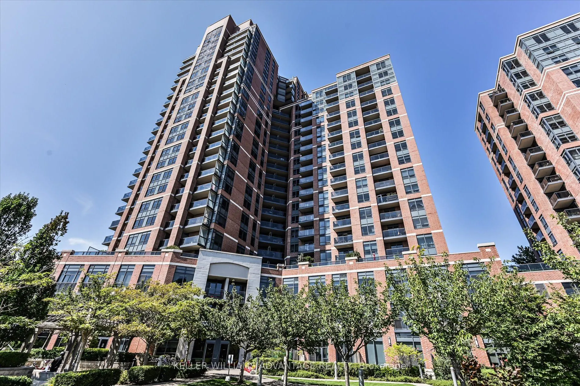 60 Heintzman Street, #1911