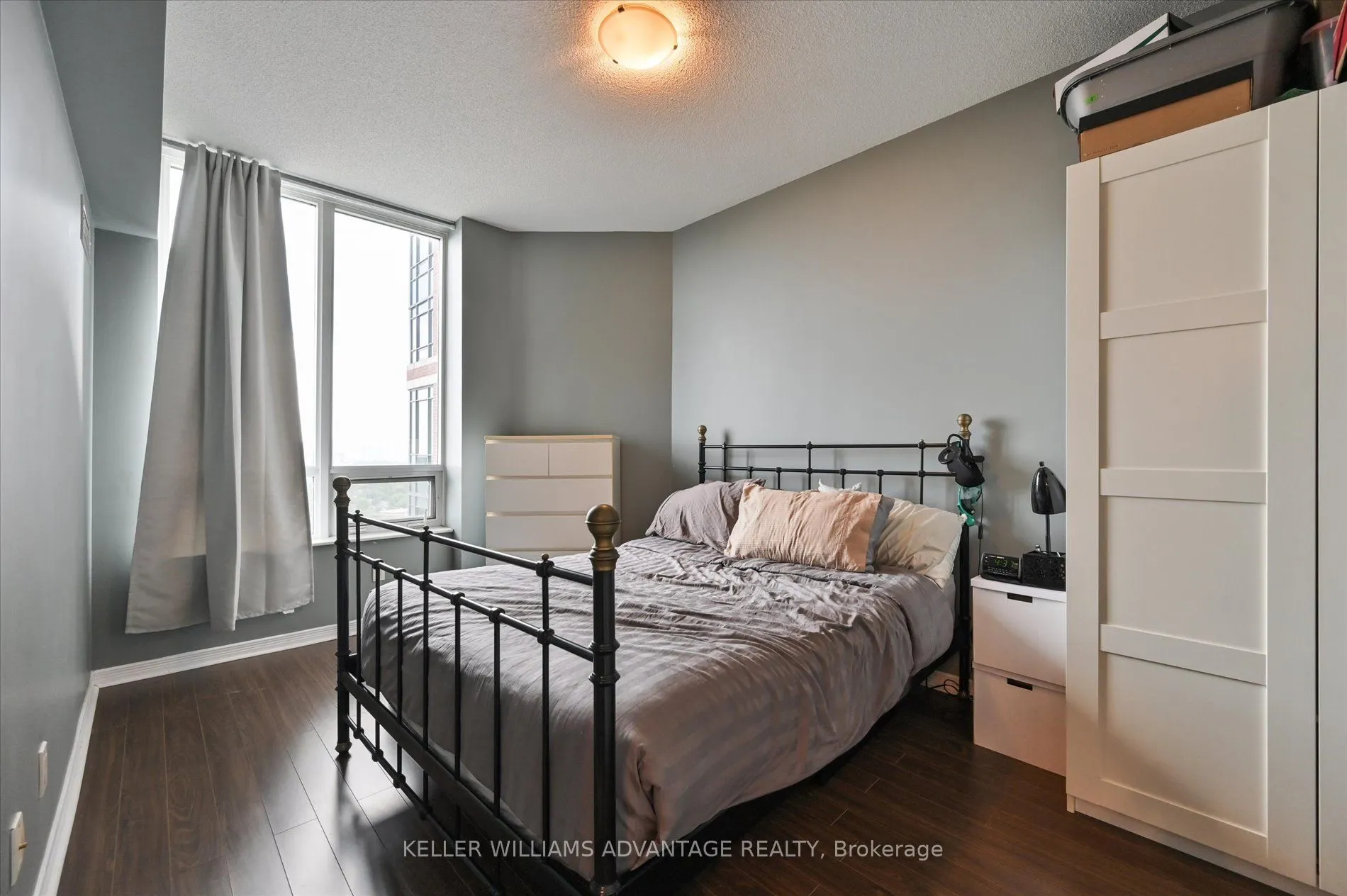 60 Heintzman Street, #1911