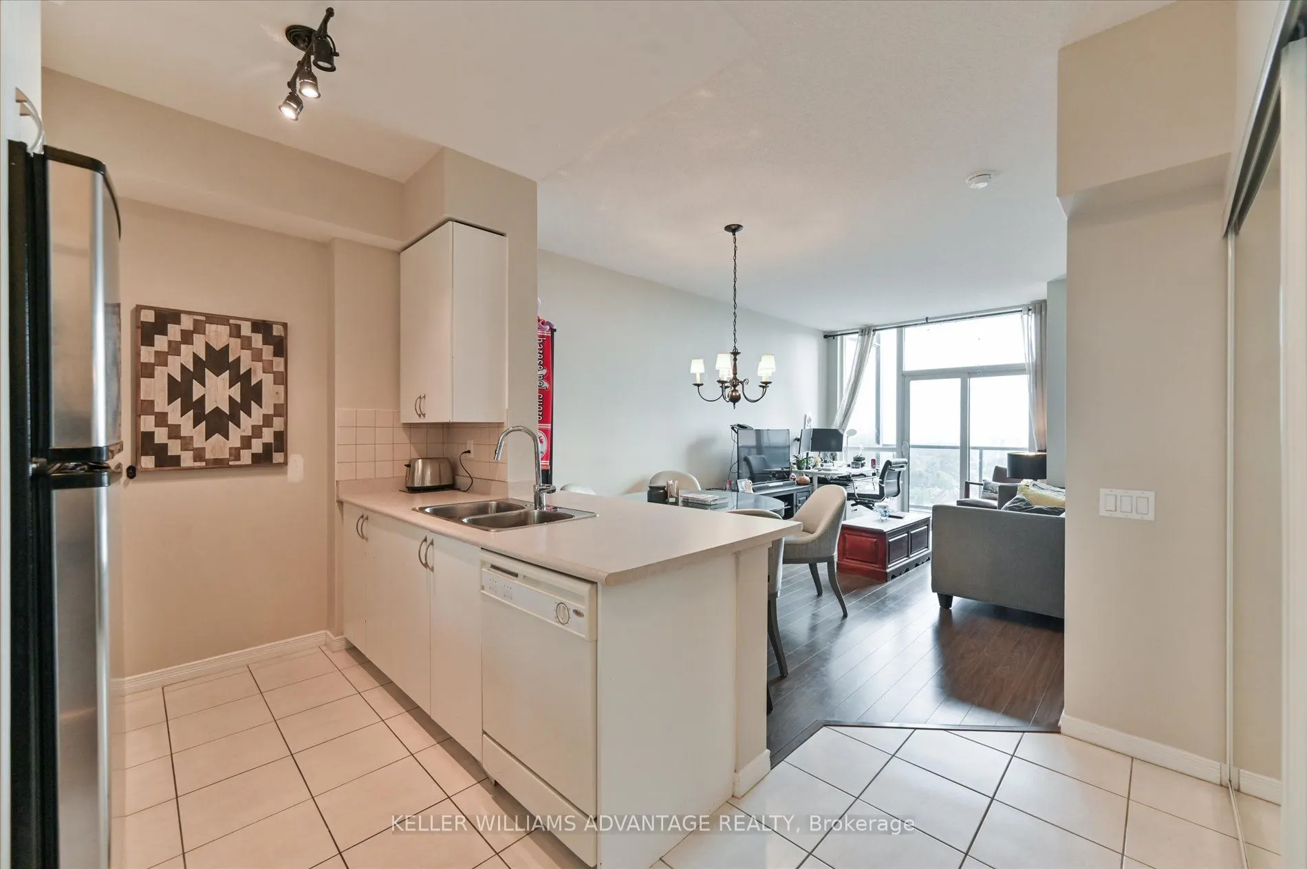 60 Heintzman Street, #1911