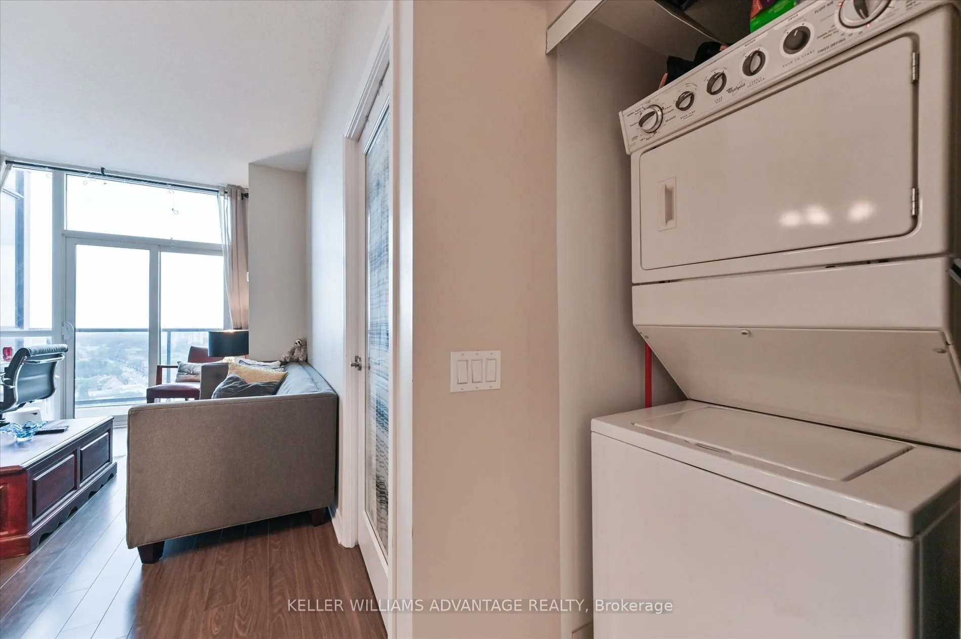 60 Heintzman Street, #1911