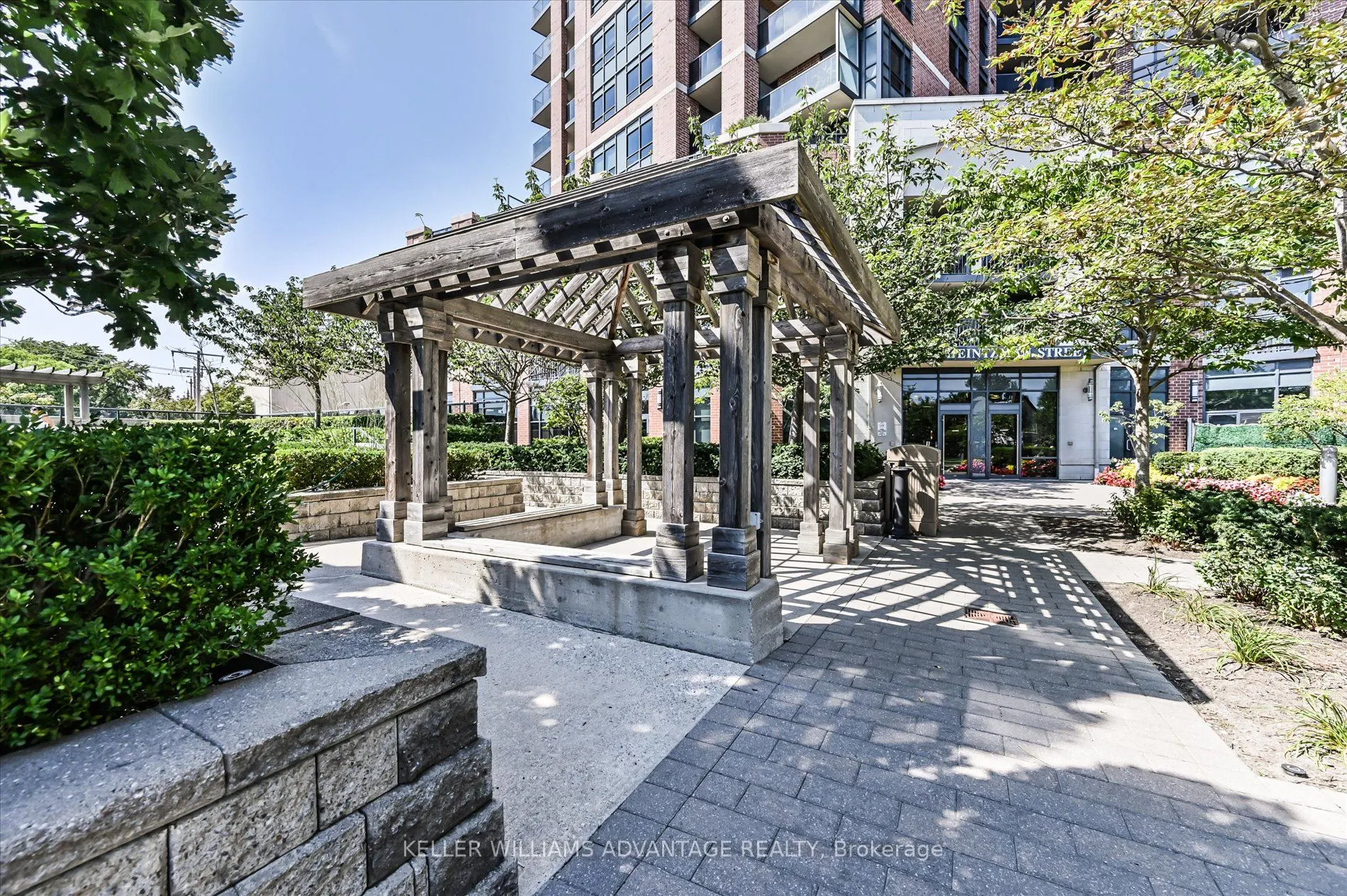 60 Heintzman Street, #1911