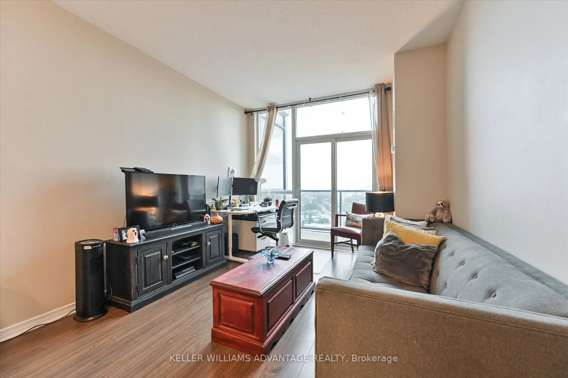 60 Heintzman Street, #1911