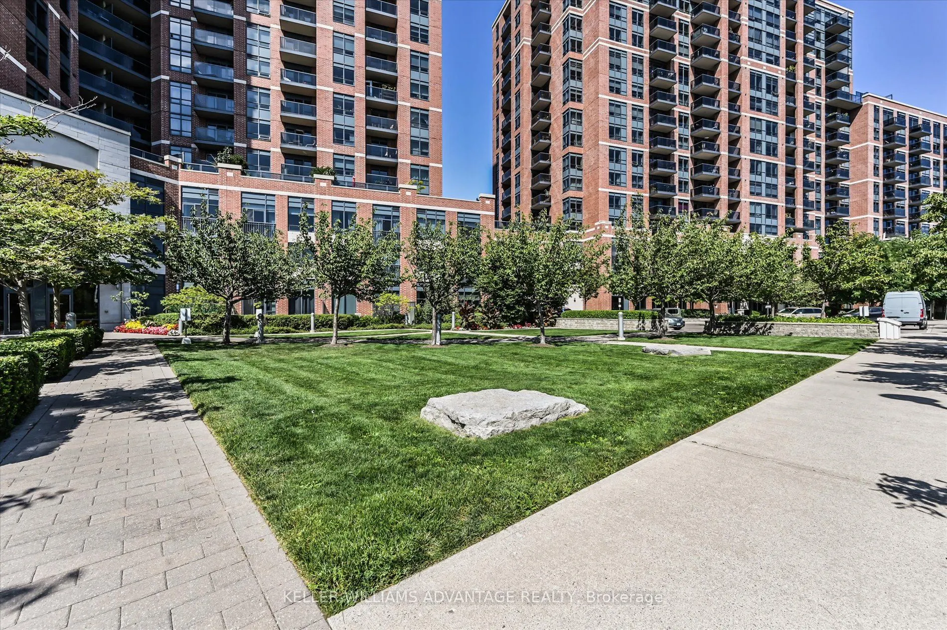 60 Heintzman Street, #1911
