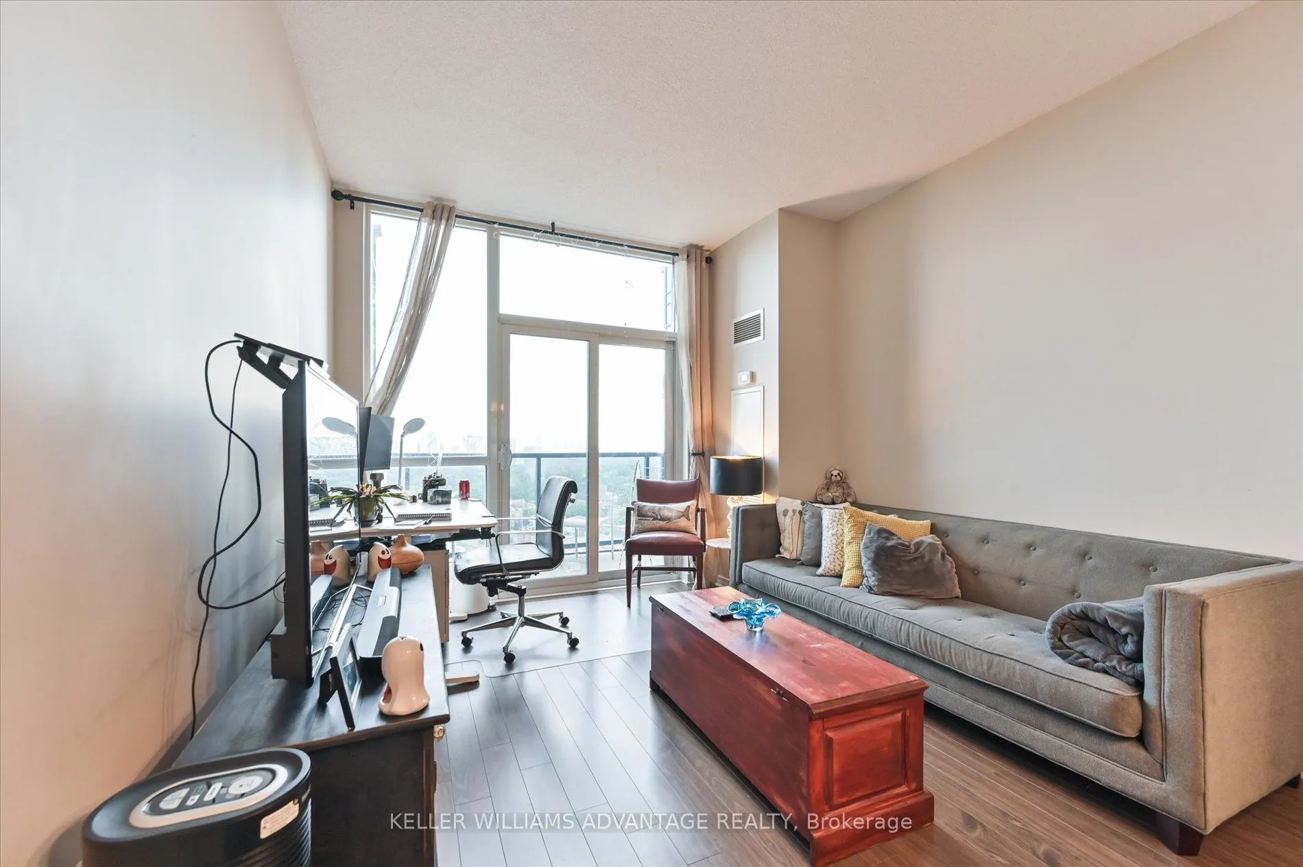 60 Heintzman Street, #1911