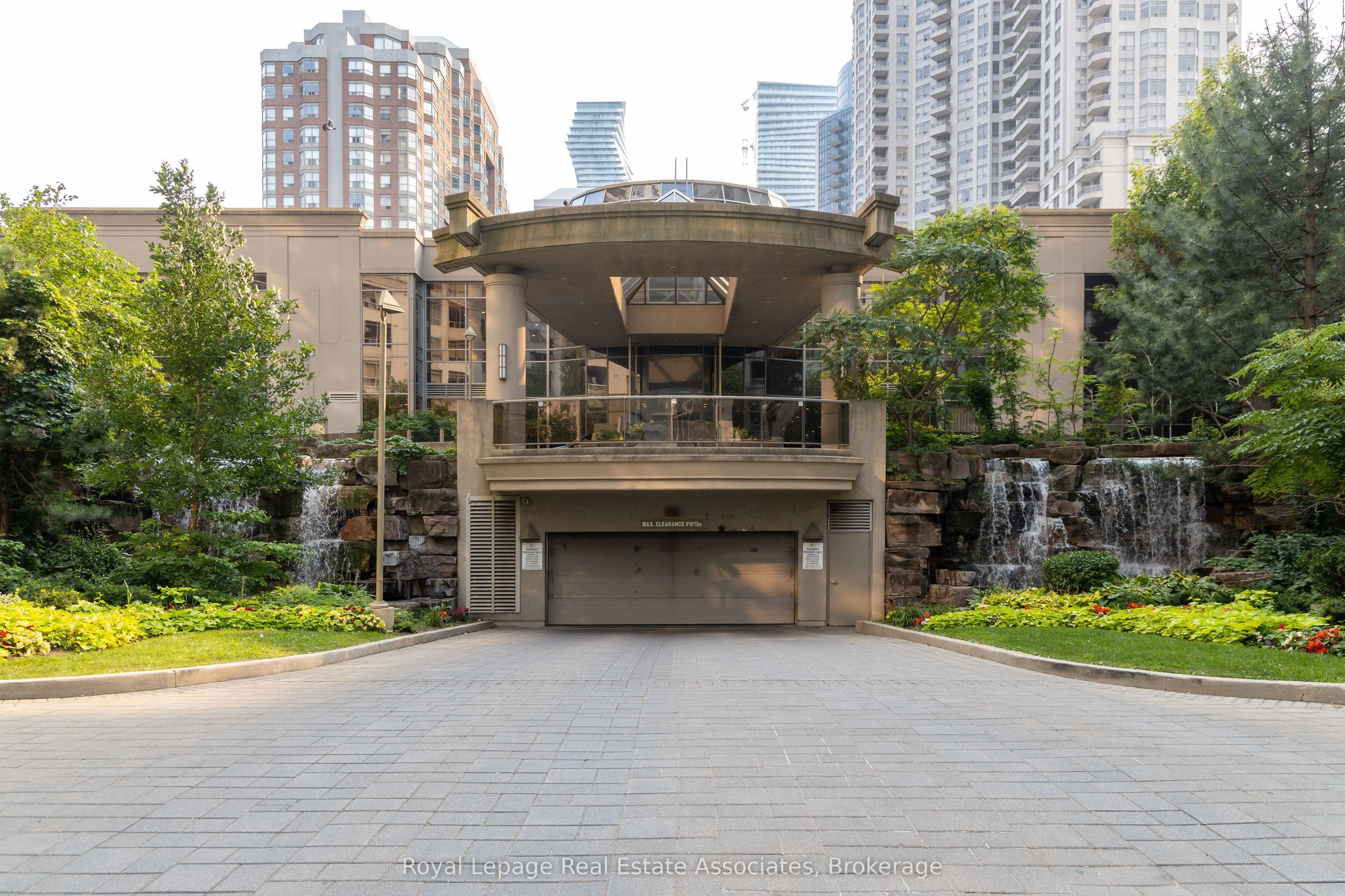3888 Duke Of York Boulevard, #1736