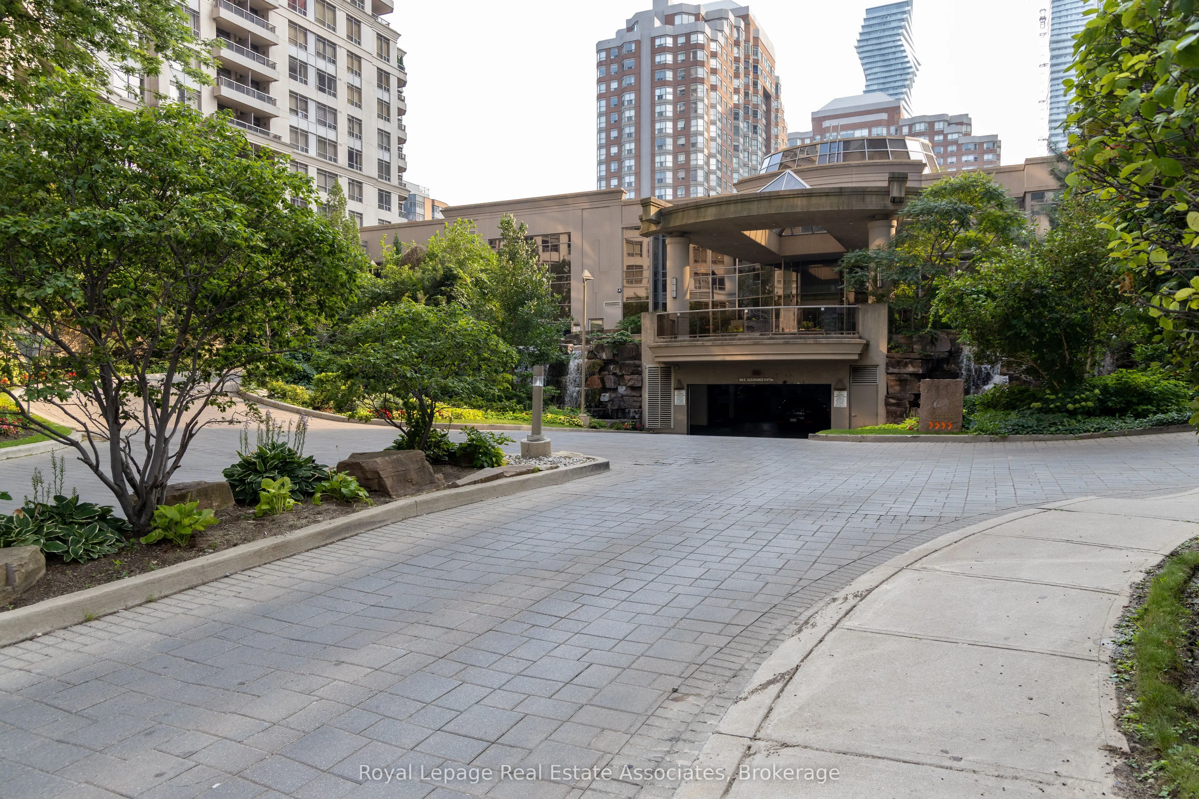 3888 Duke Of York Boulevard, #1736