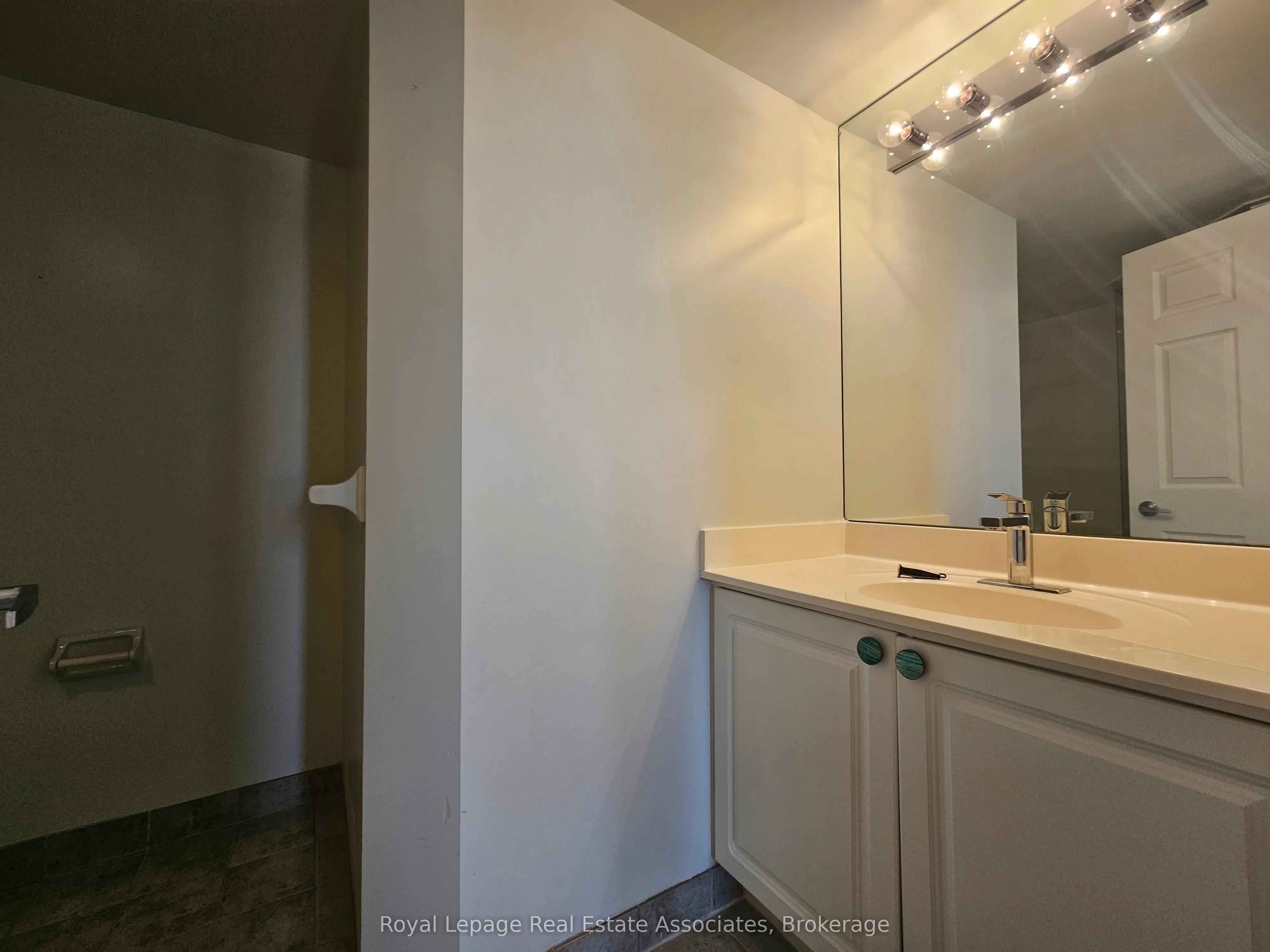 3888 Duke Of York Boulevard, #1736