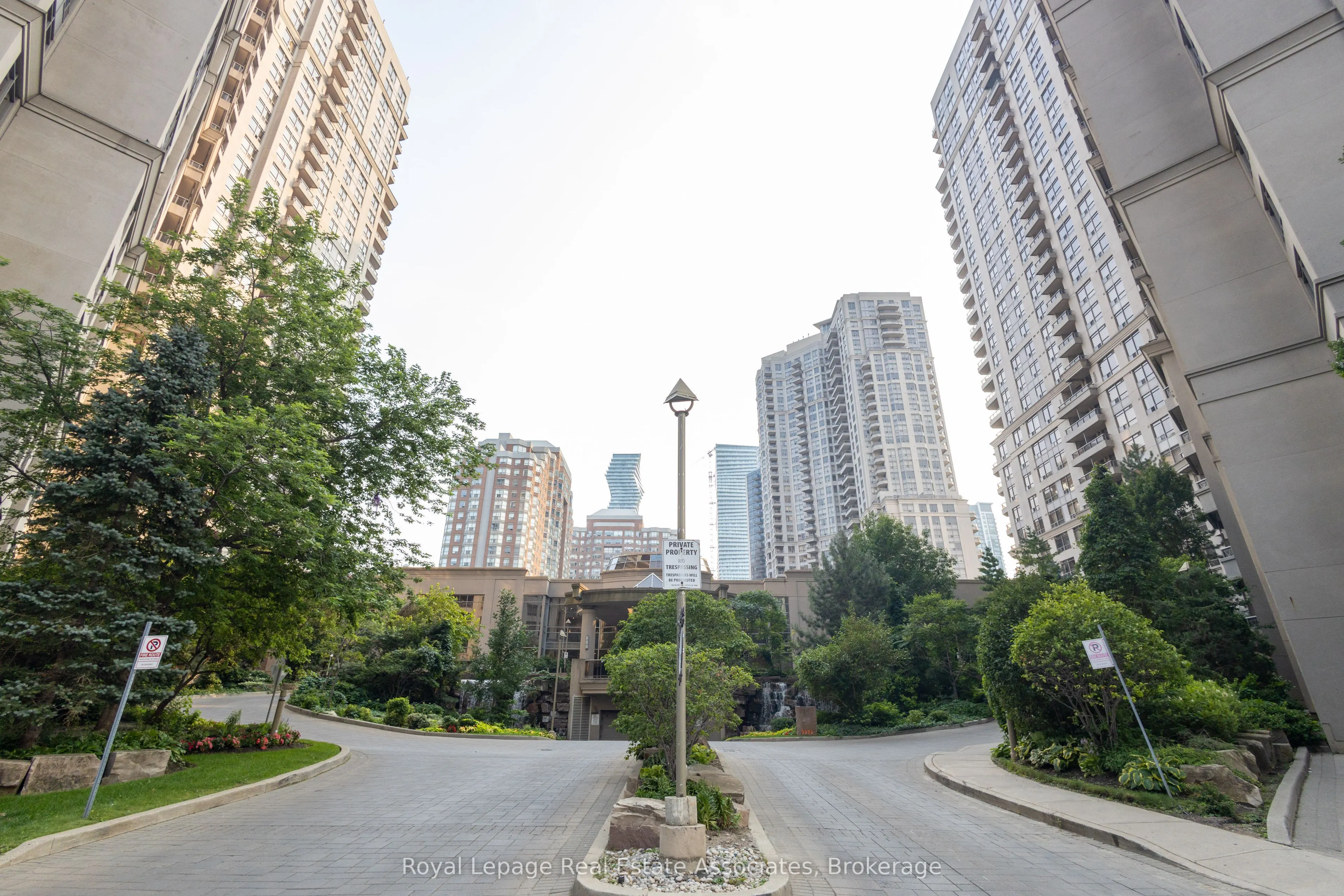 3888 Duke Of York Boulevard, #1736