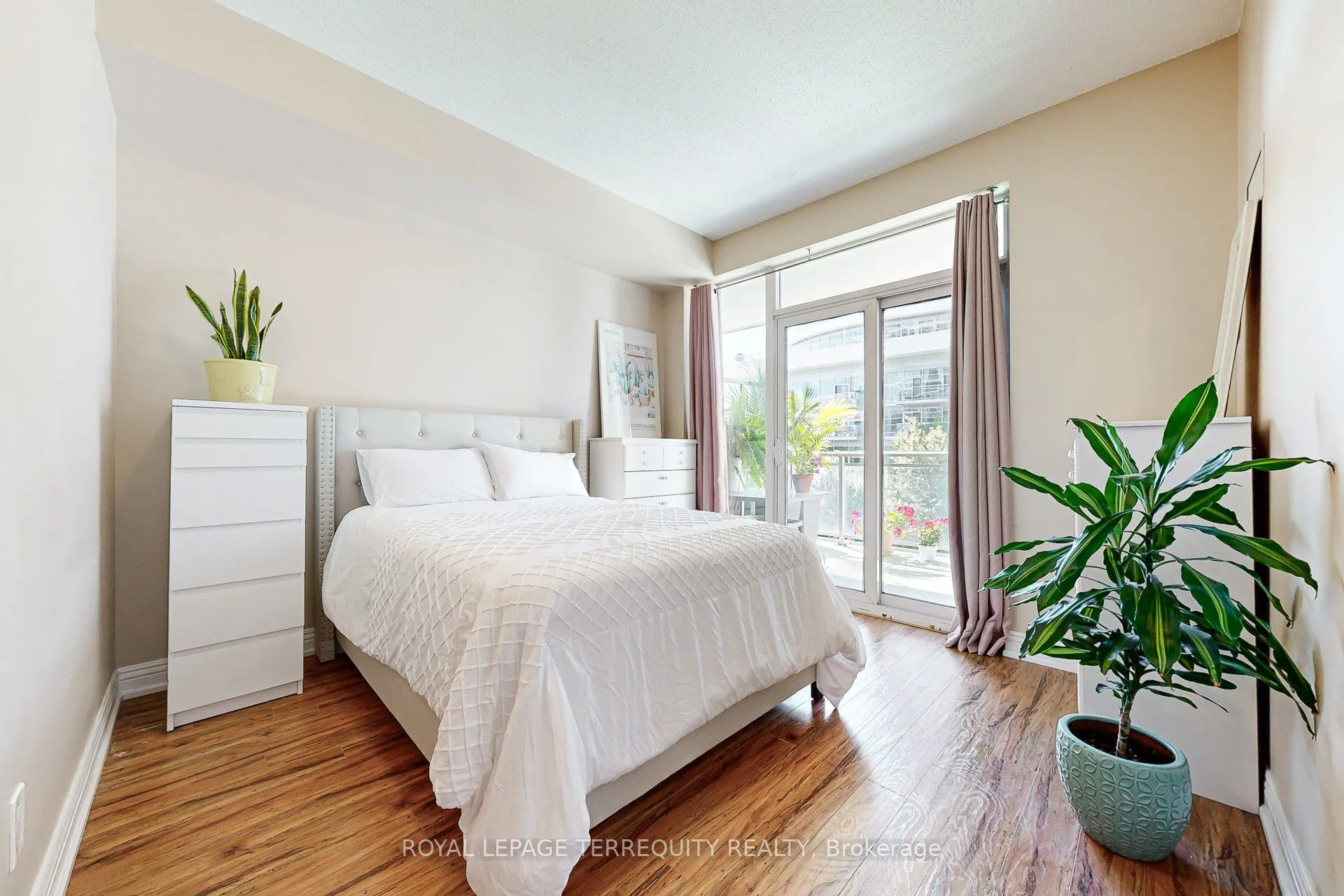 58 Marine Parade Drive, #320
