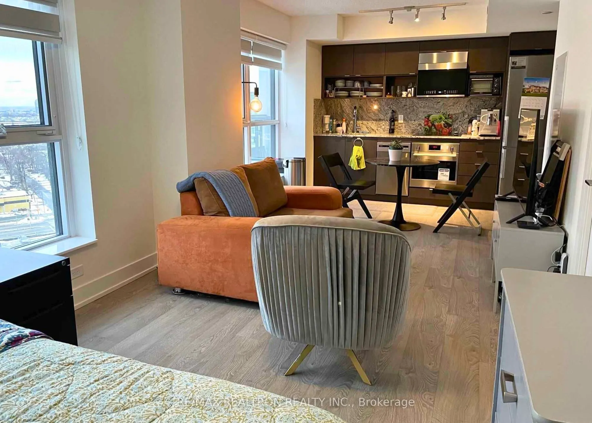 9 Mabelle Avenue, #1523