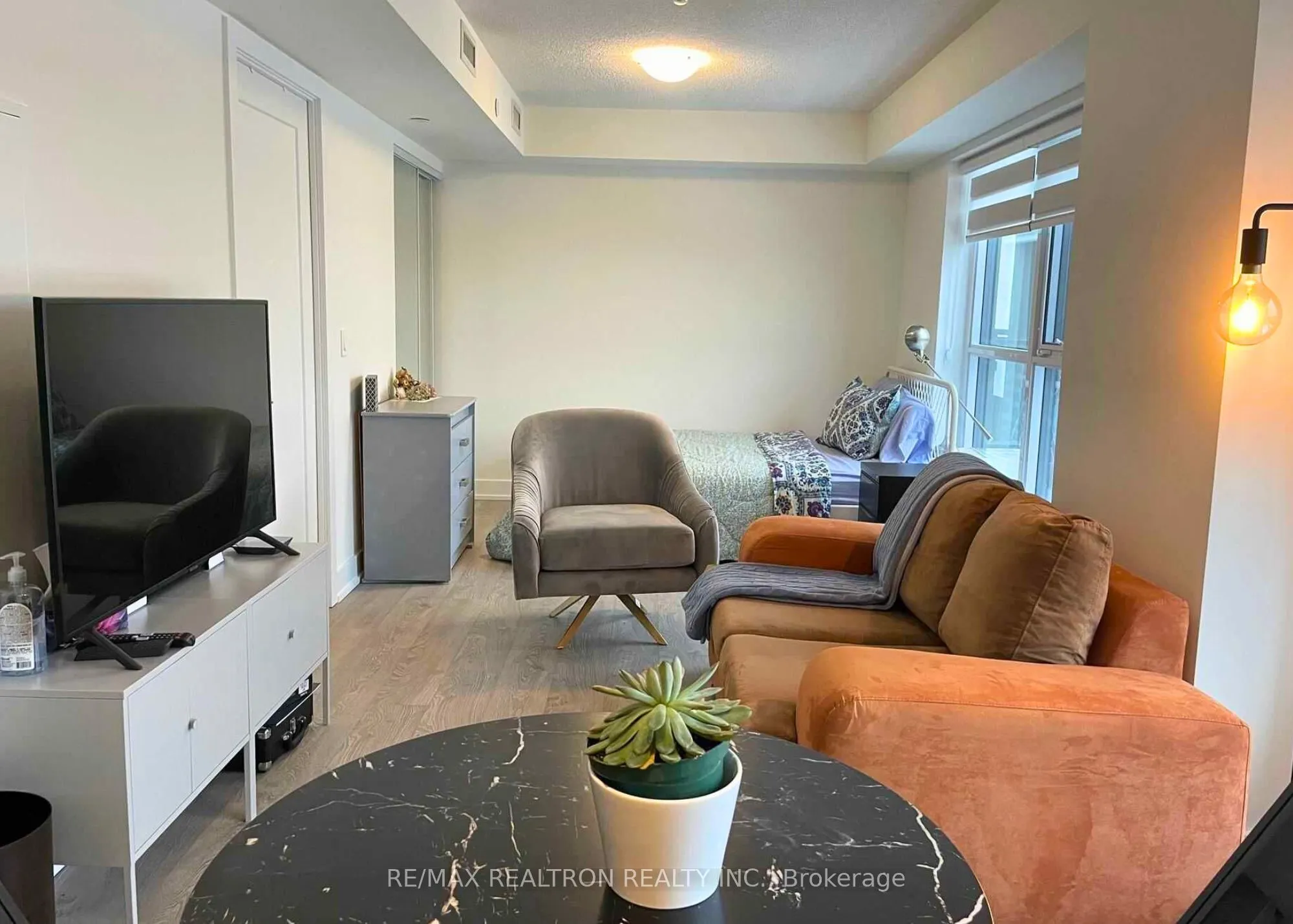 9 Mabelle Avenue, #1523