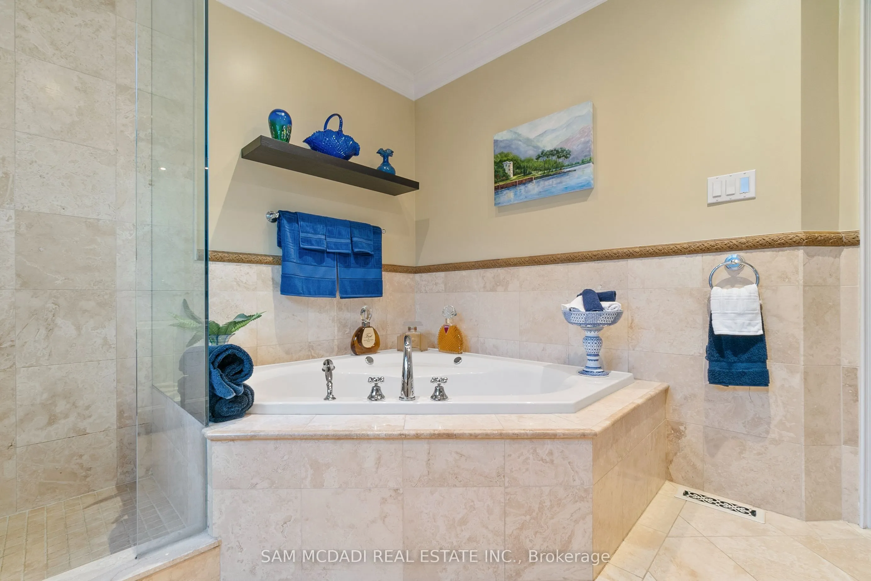 1522 Glenhill Crescent