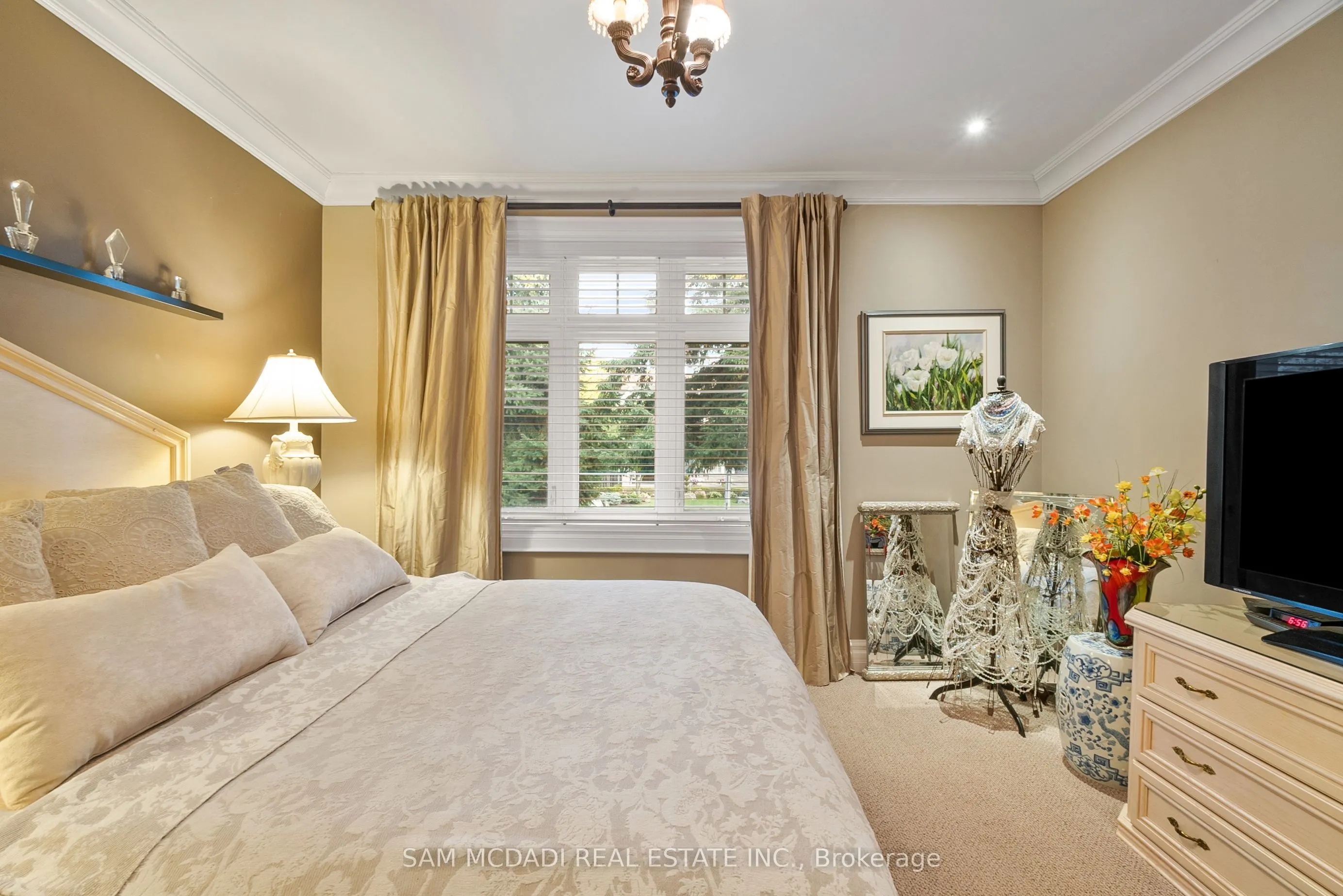 1522 Glenhill Crescent
