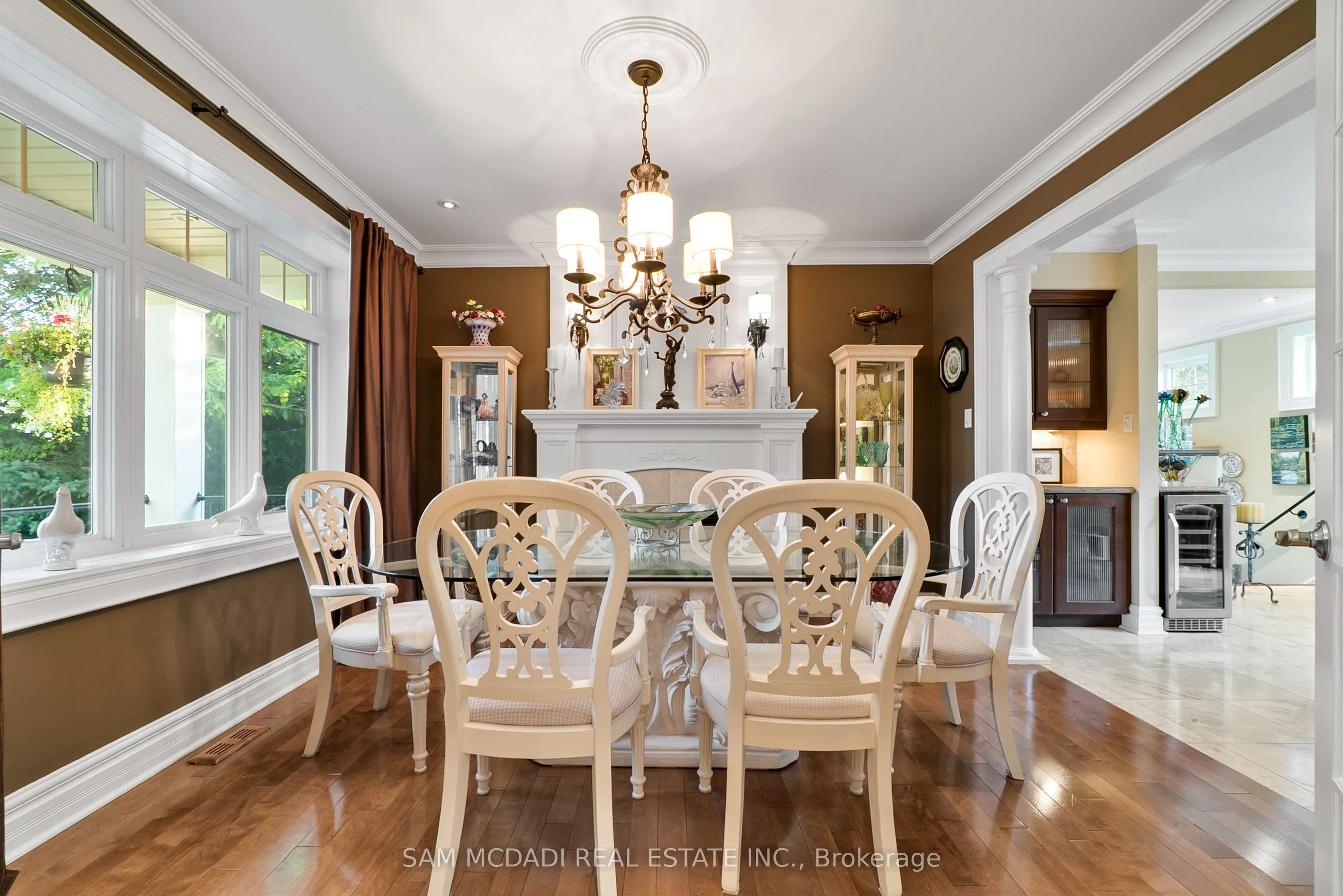 1522 Glenhill Crescent