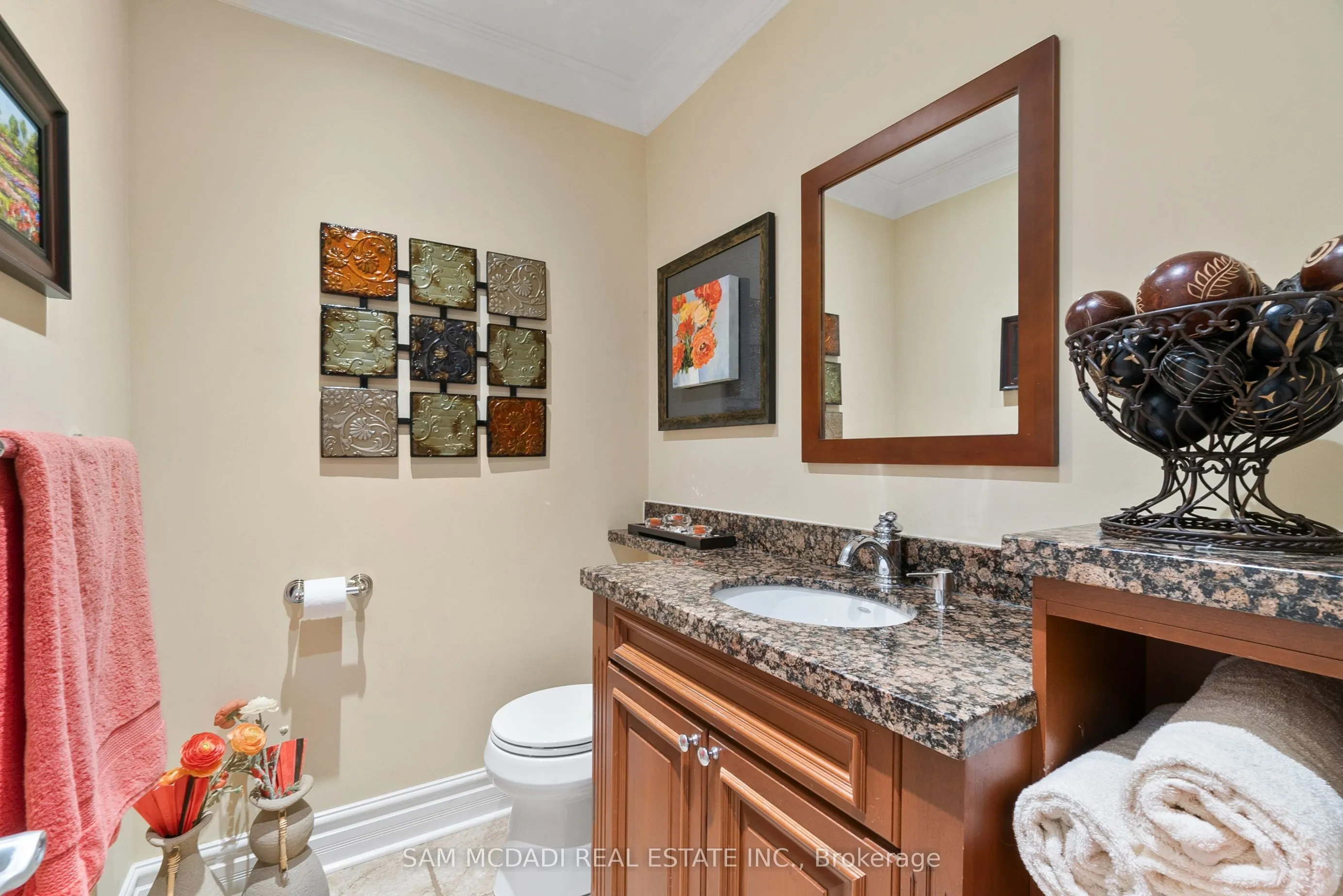 1522 Glenhill Crescent