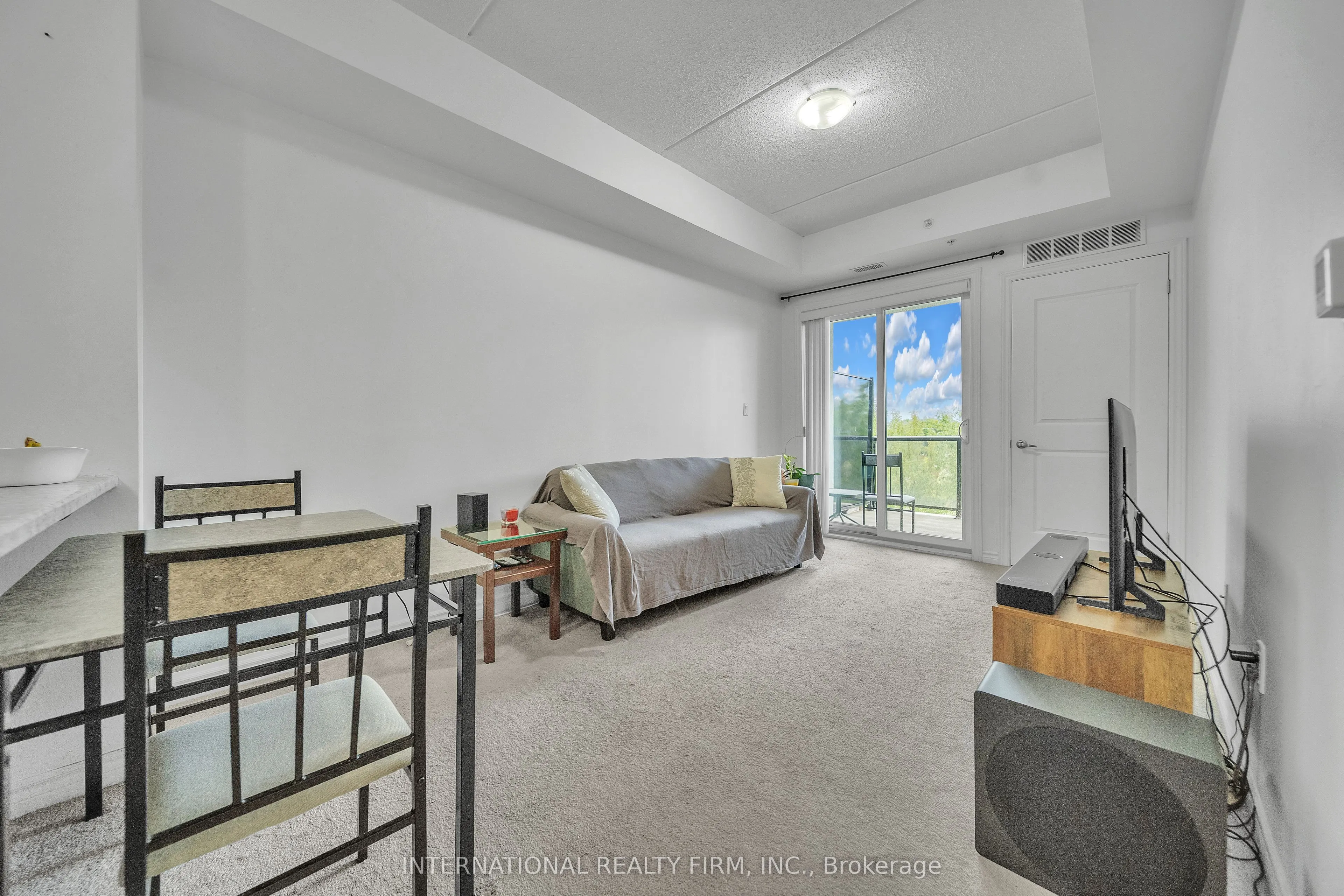 640 Sauve Street, #209