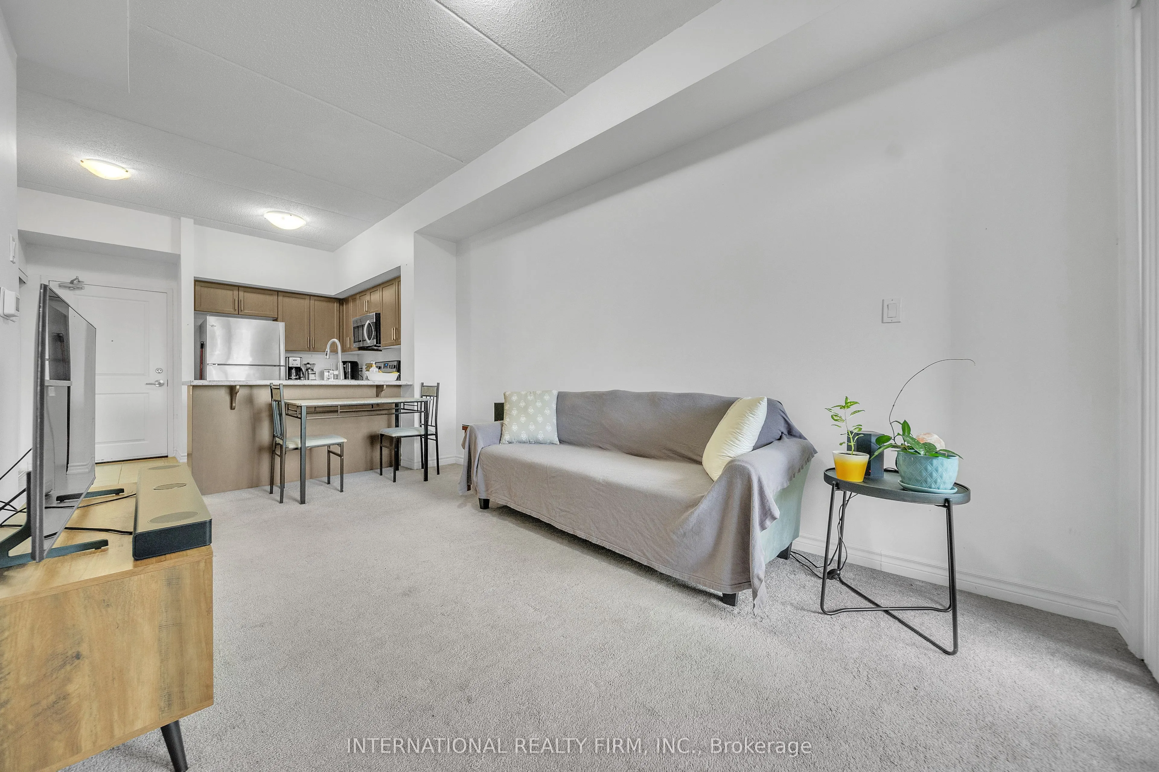 640 Sauve Street, #209
