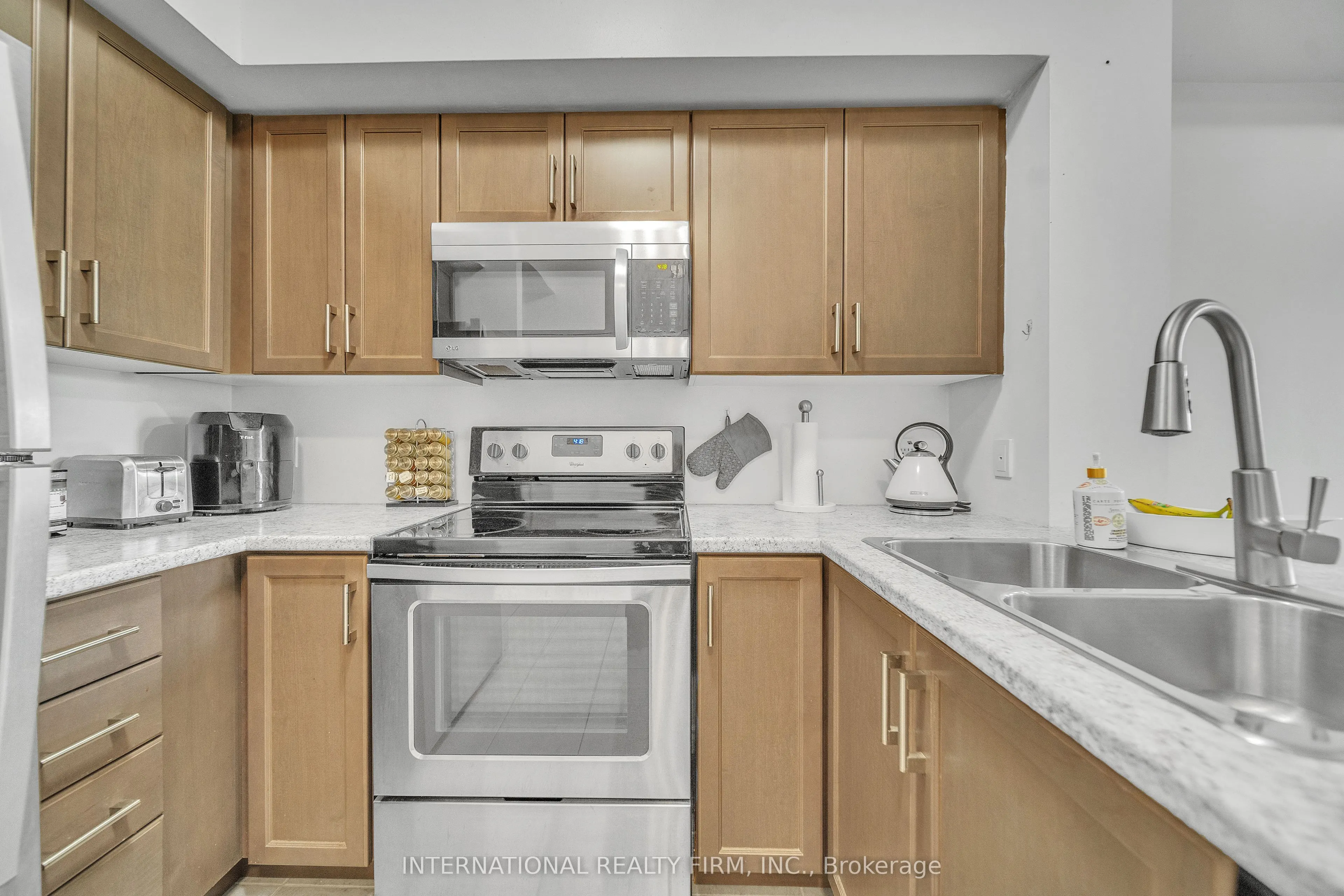 640 Sauve Street, #209