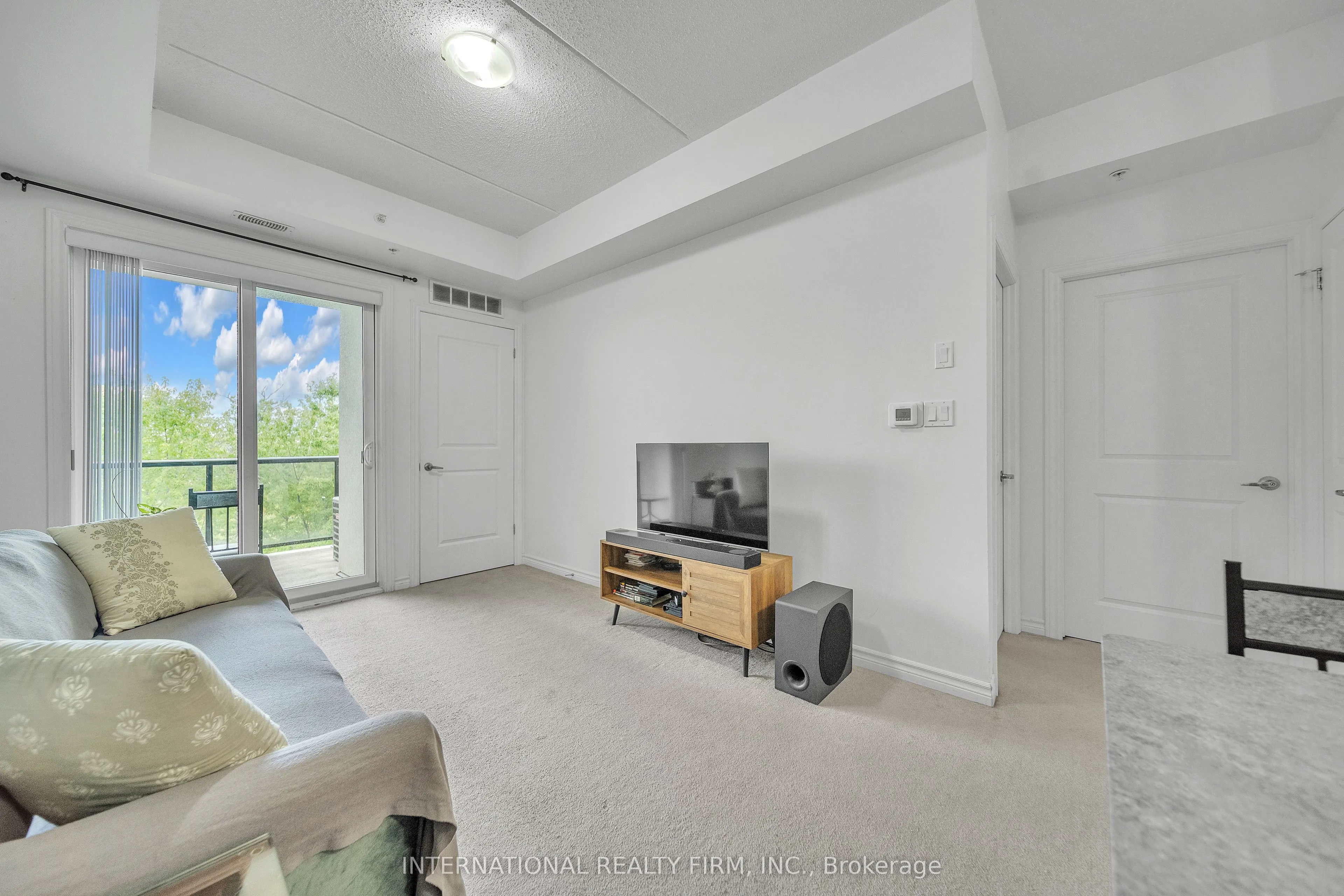 640 Sauve Street, #209