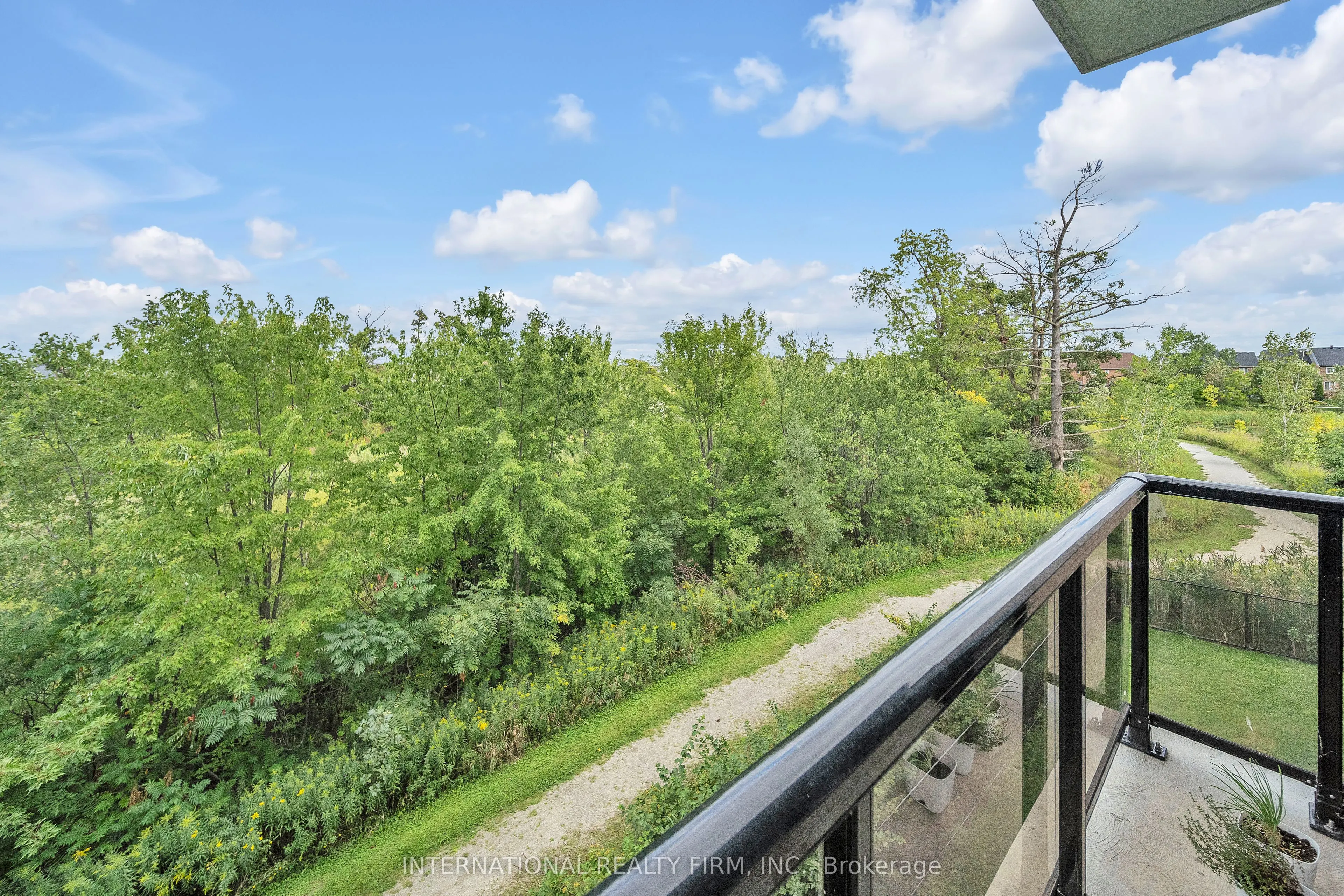 640 Sauve Street, #209