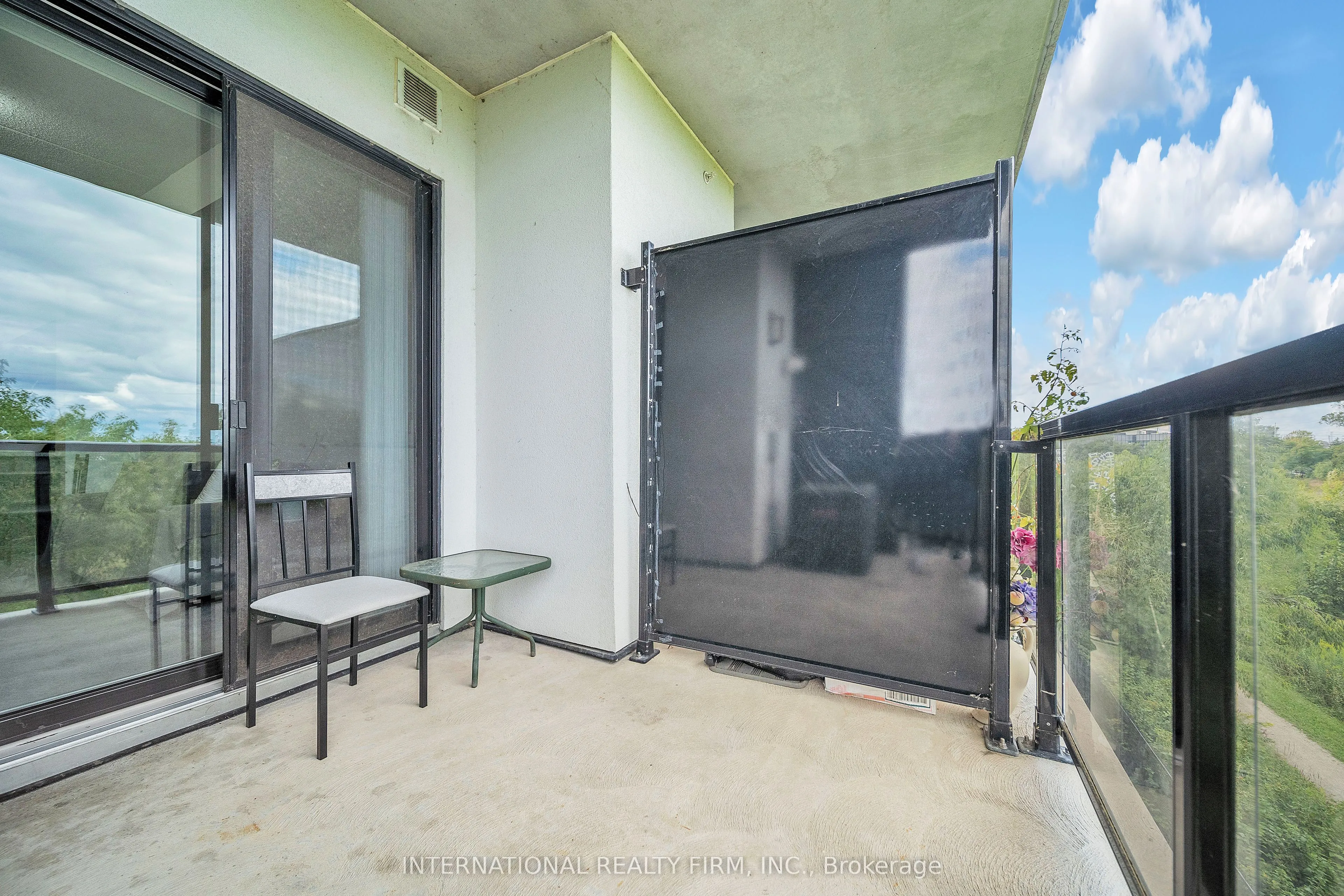 640 Sauve Street, #209