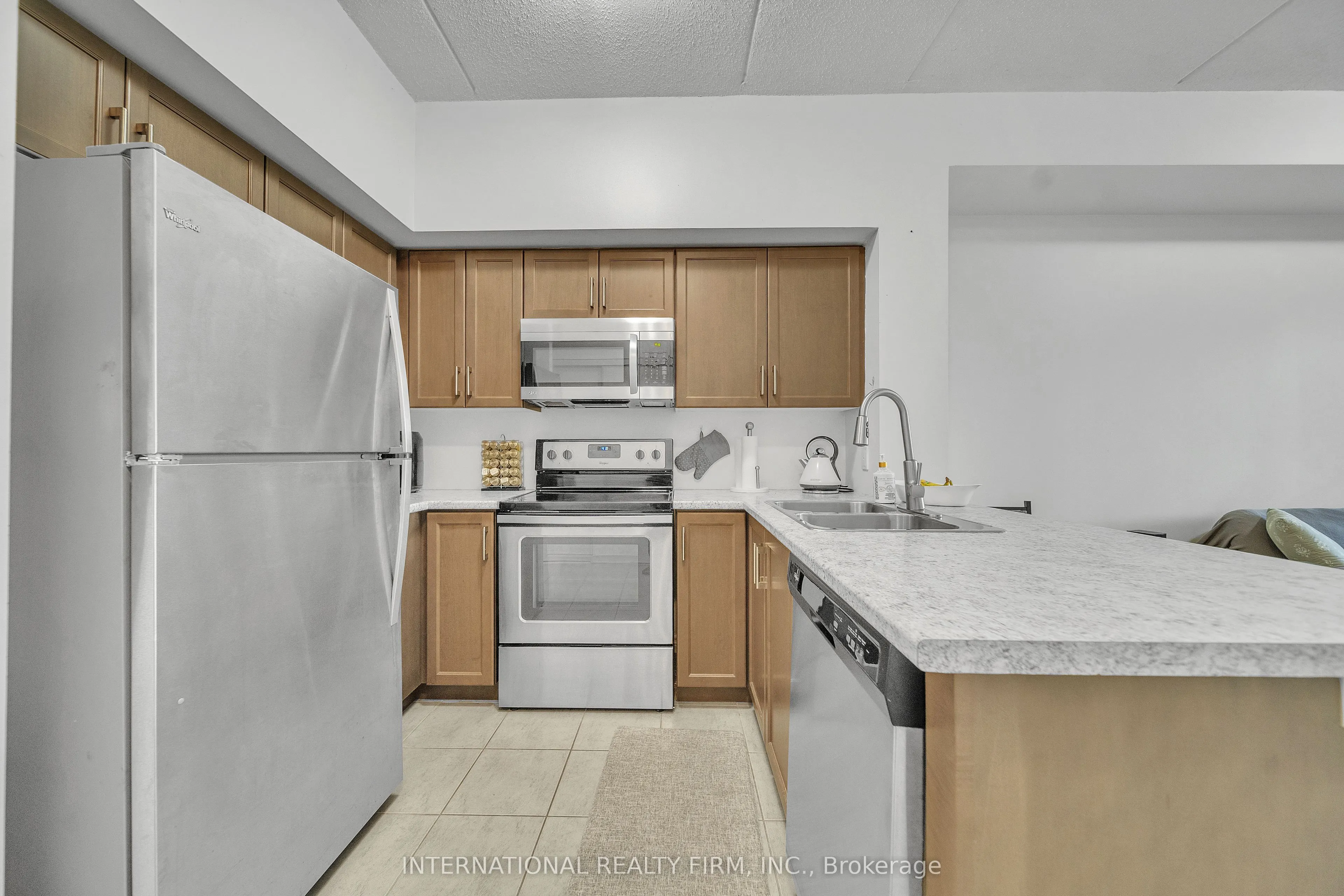 640 Sauve Street, #209