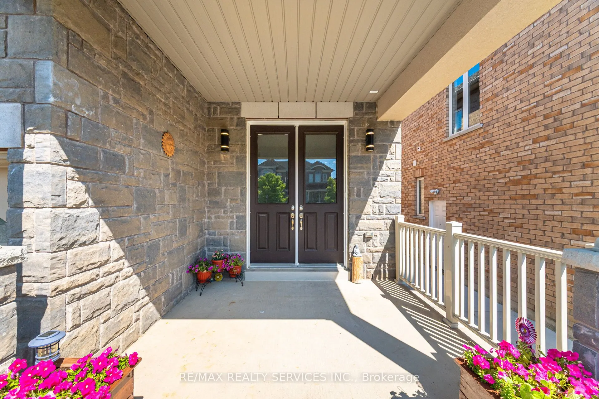 9 Meadowcreek Road