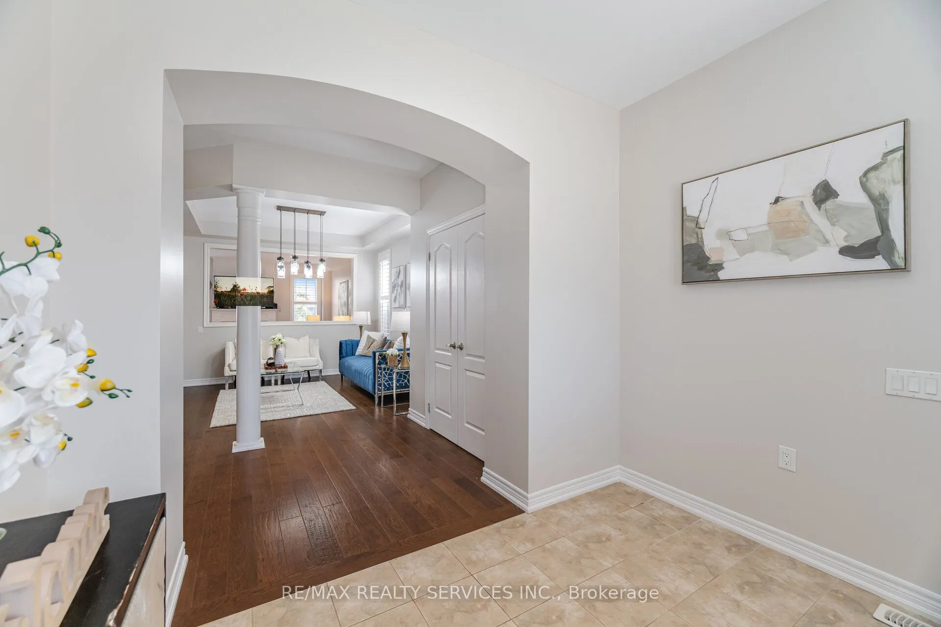 9 Meadowcreek Road