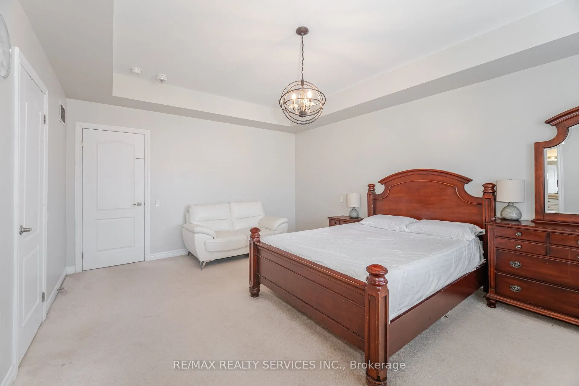 9 Meadowcreek Road