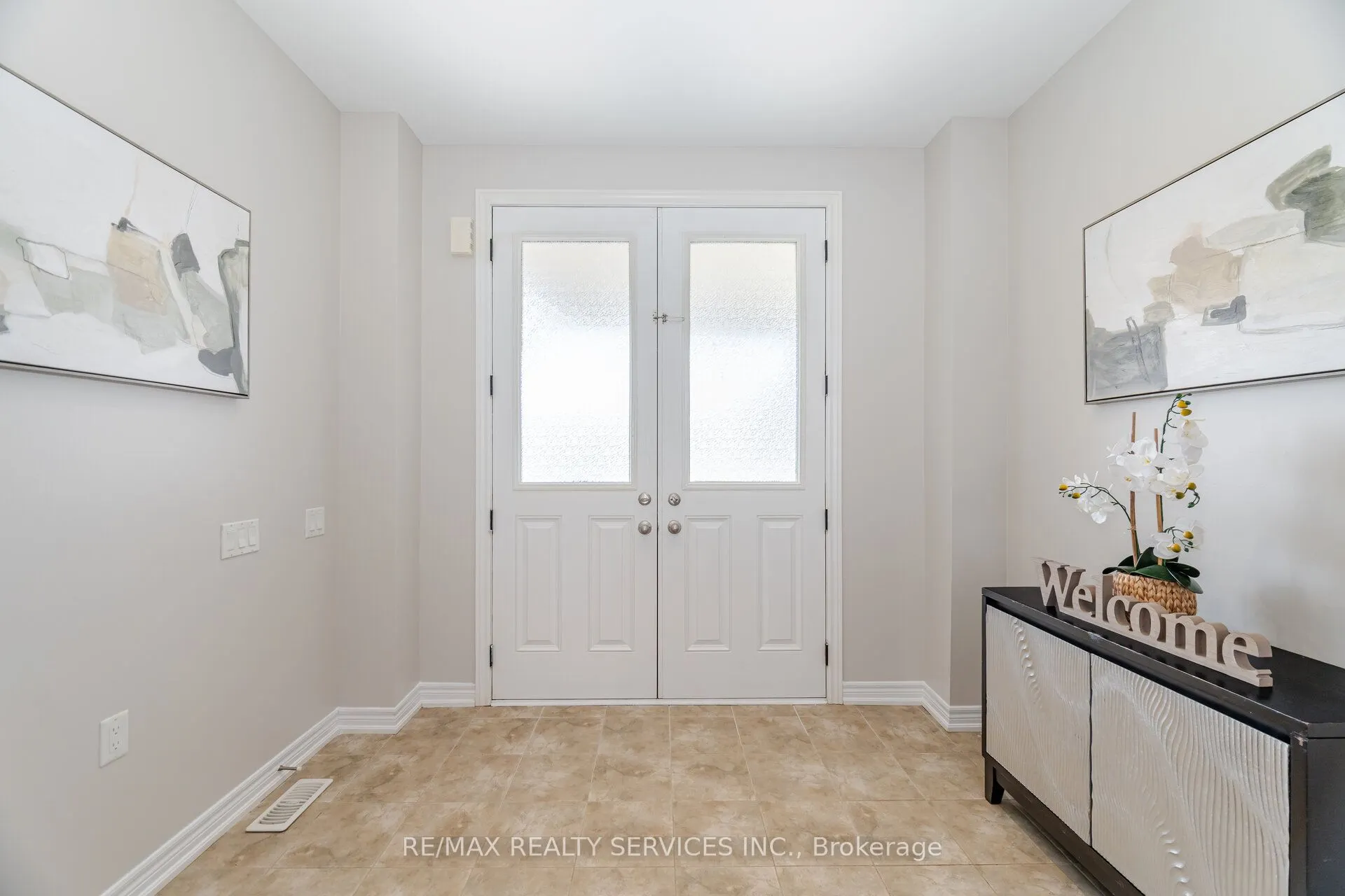 9 Meadowcreek Road