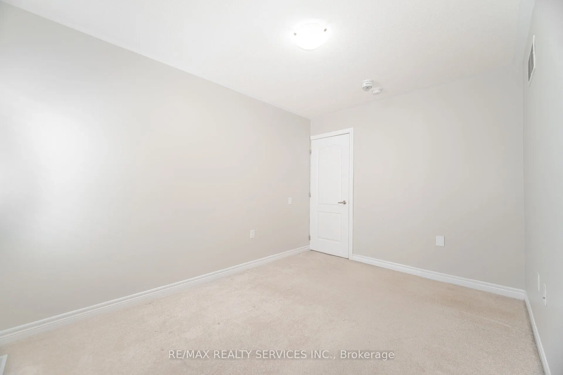 9 Meadowcreek Road
