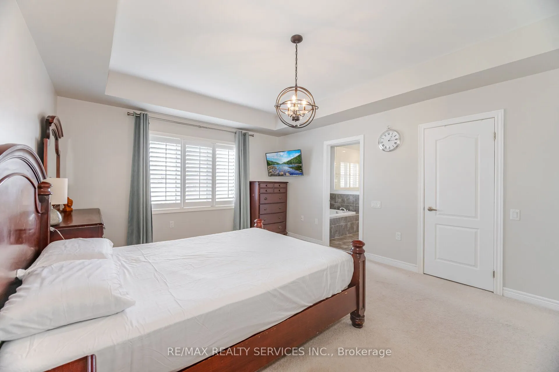 9 Meadowcreek Road