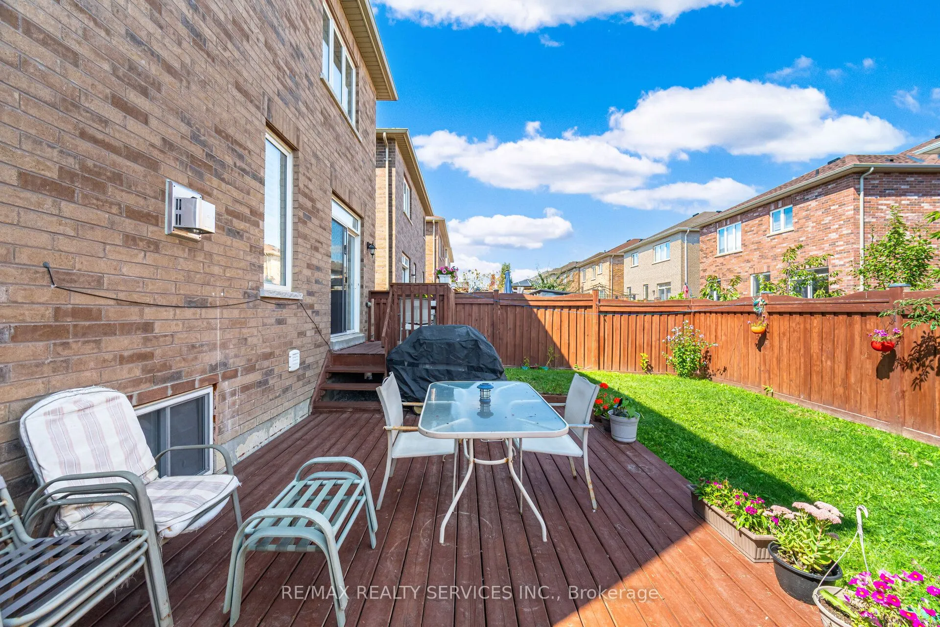 9 Meadowcreek Road