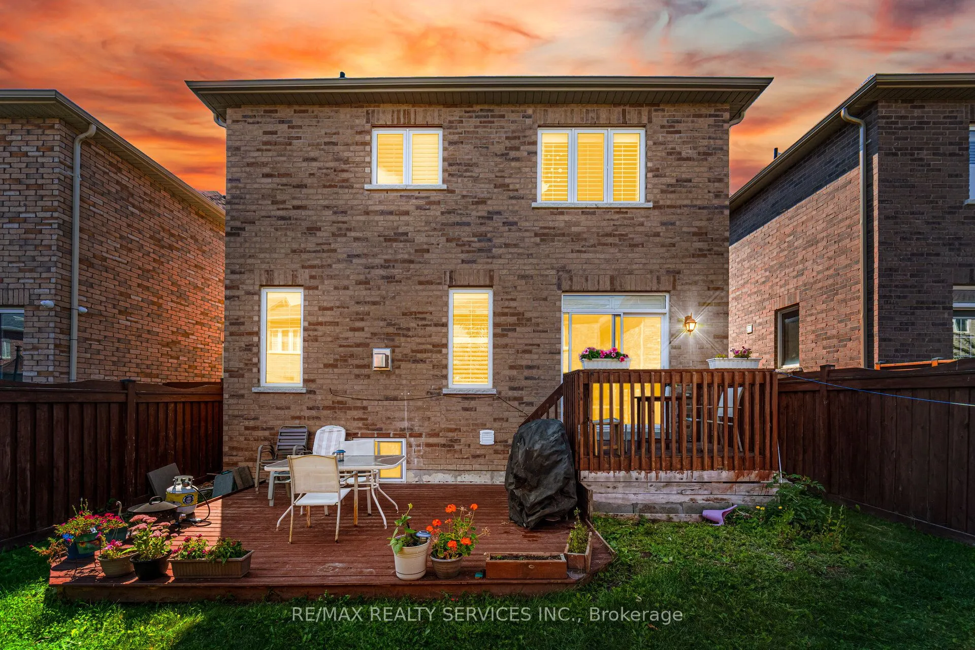 9 Meadowcreek Road
