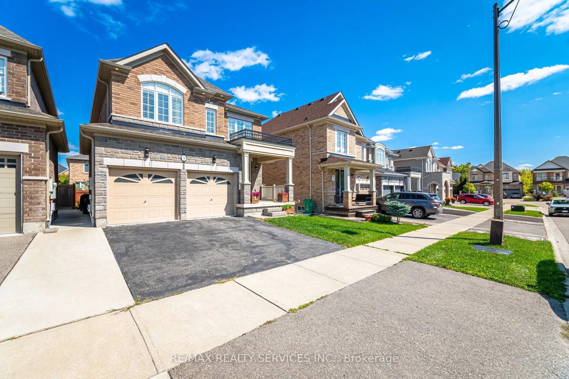9 Meadowcreek Road